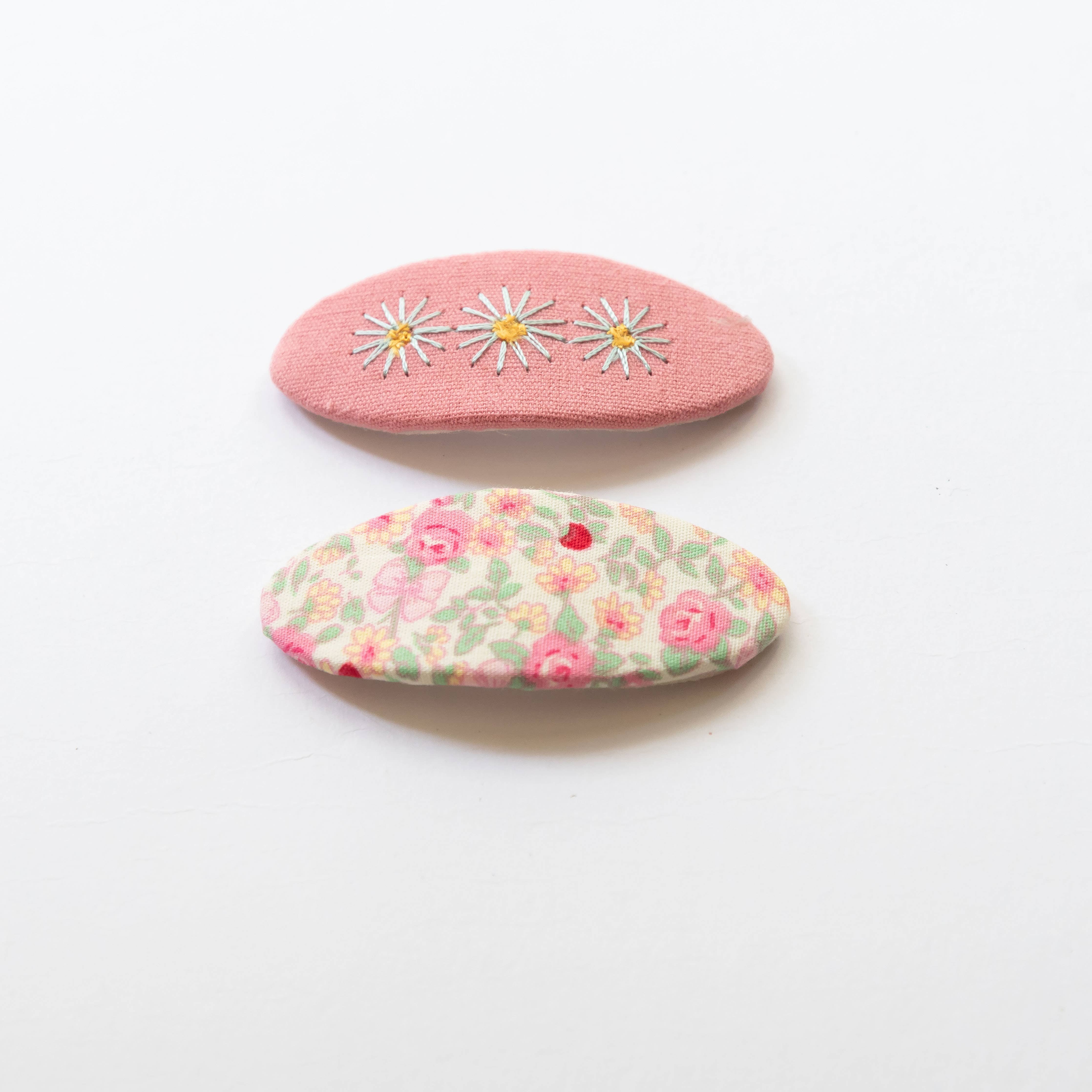 Tangle Shiny Stars Embroidered Hair Snap Clips in Coral Pink