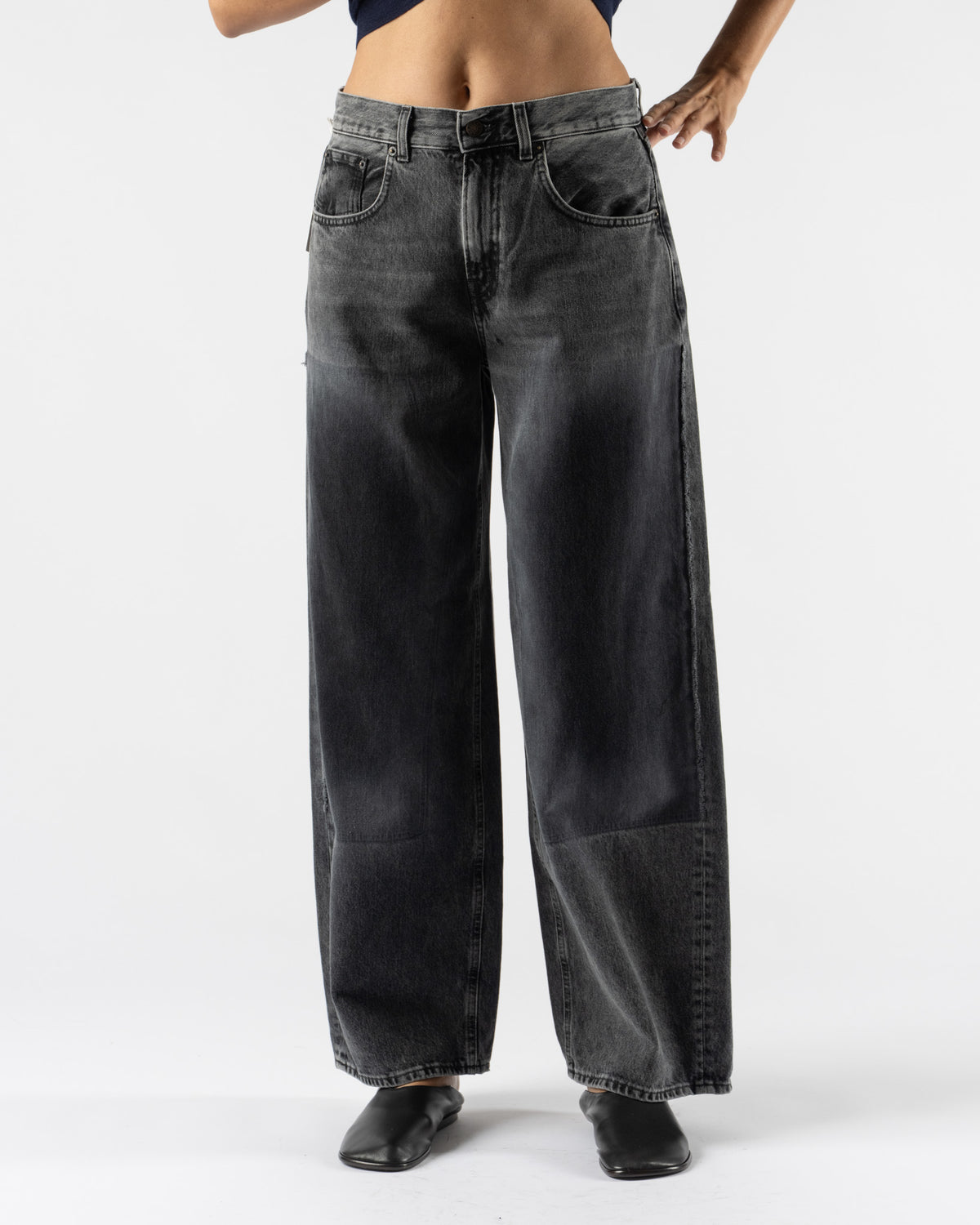 6397 Shadow Roomy Jean in Remnant Black