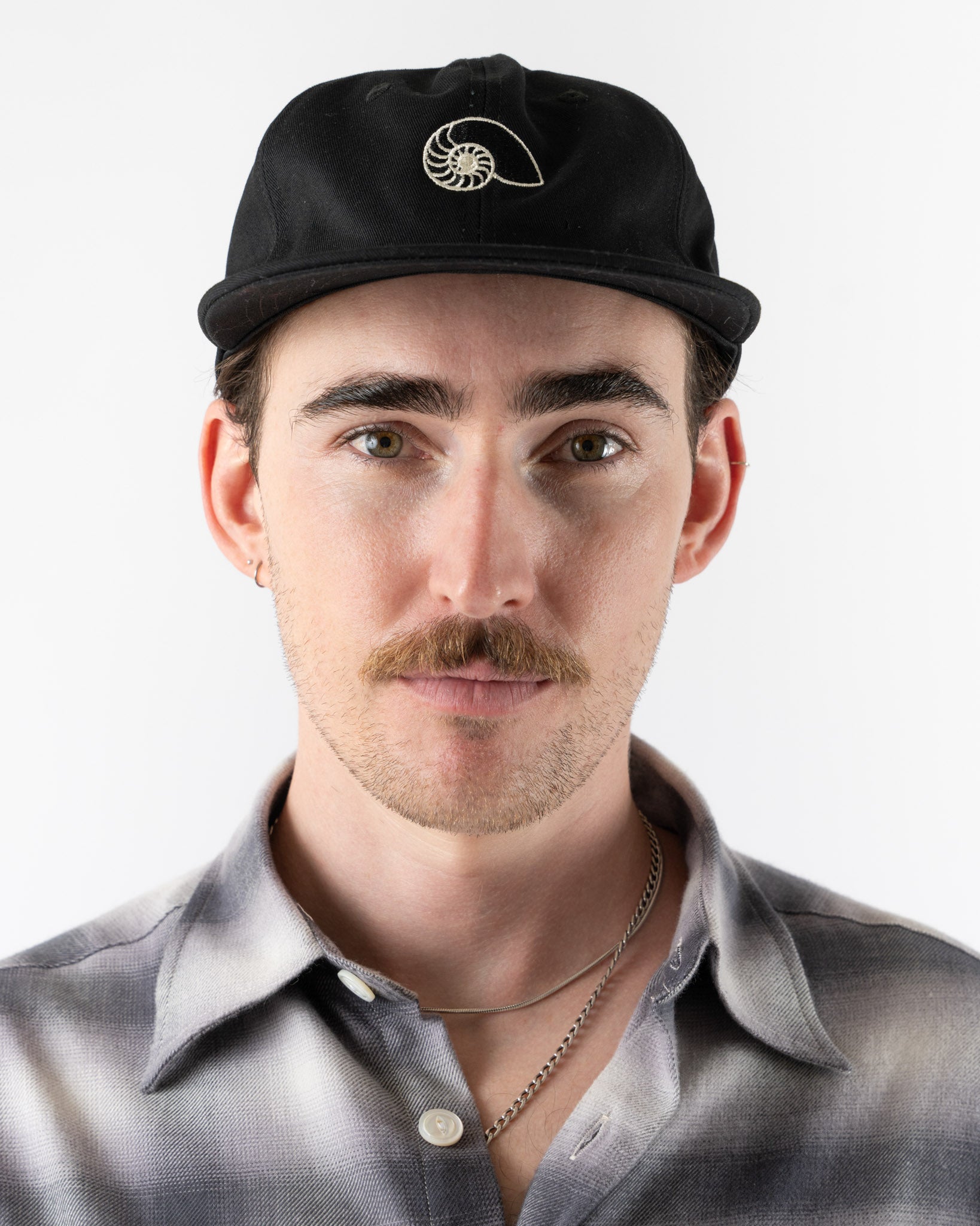 Aaron Levine Nautilus Cap in Black