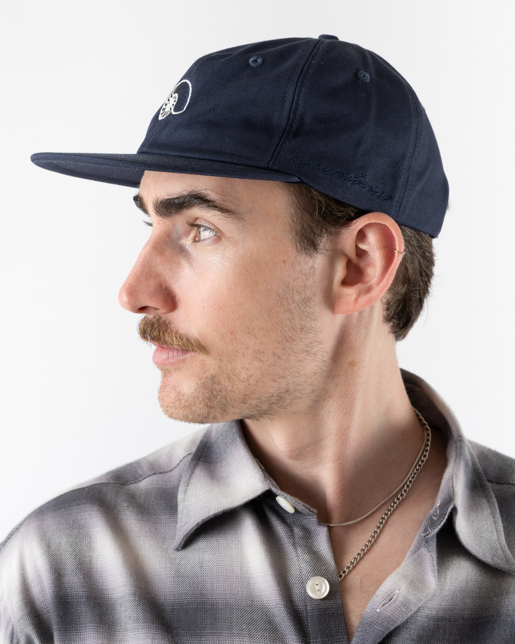 Aaron Levine Nautilus Cap in Navy