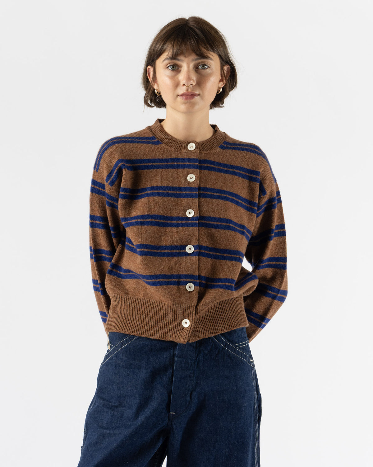 &Daughter Ada Crewneck Cardigan in Stripe Hazelnut with Smalt Blue