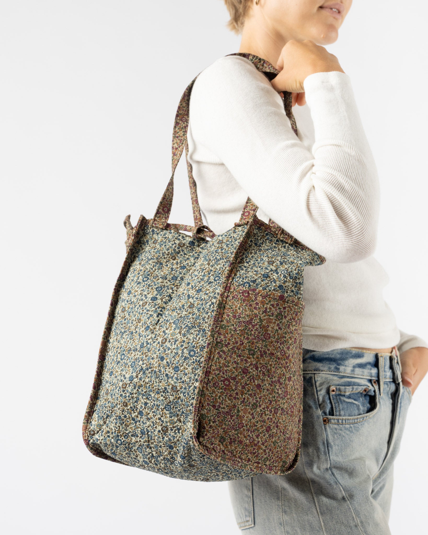Amiacalva Easy Bag in Light Blue Multi Floral