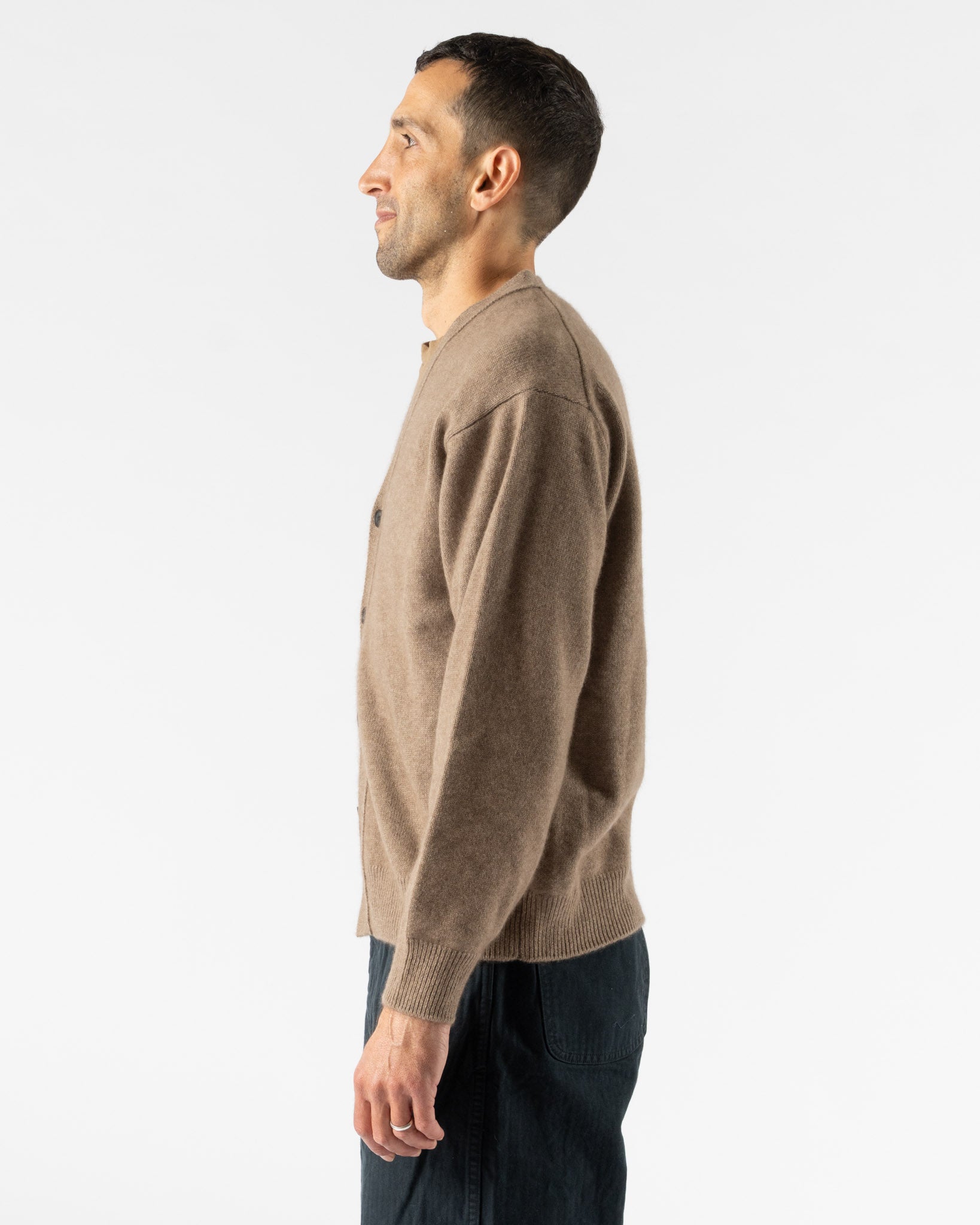 Auralee Mens Baby Cashmere Knit Cardigan in Natural Brown