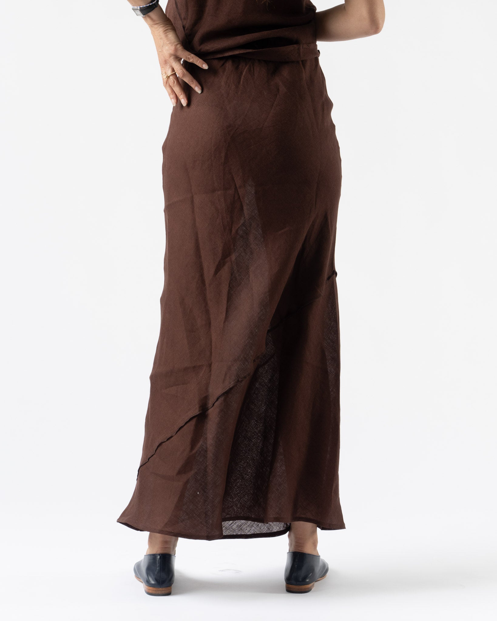 Baserange Lava Skirt in Ama Brown
