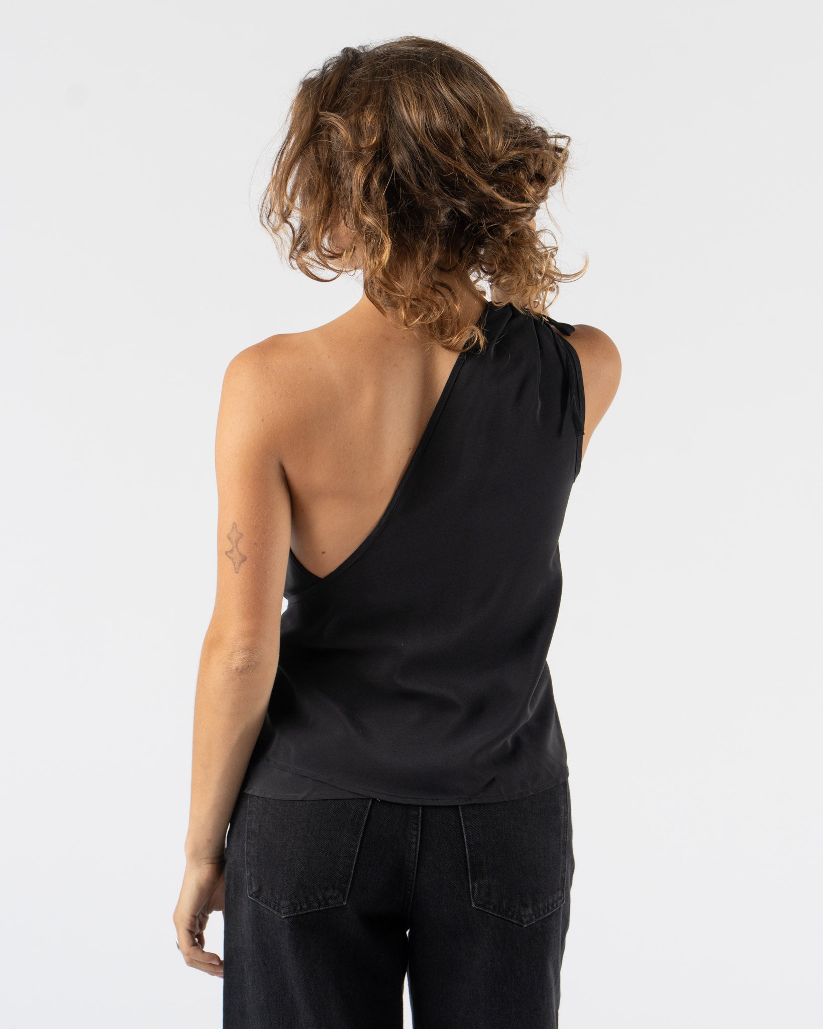 Baserange View Top in Black