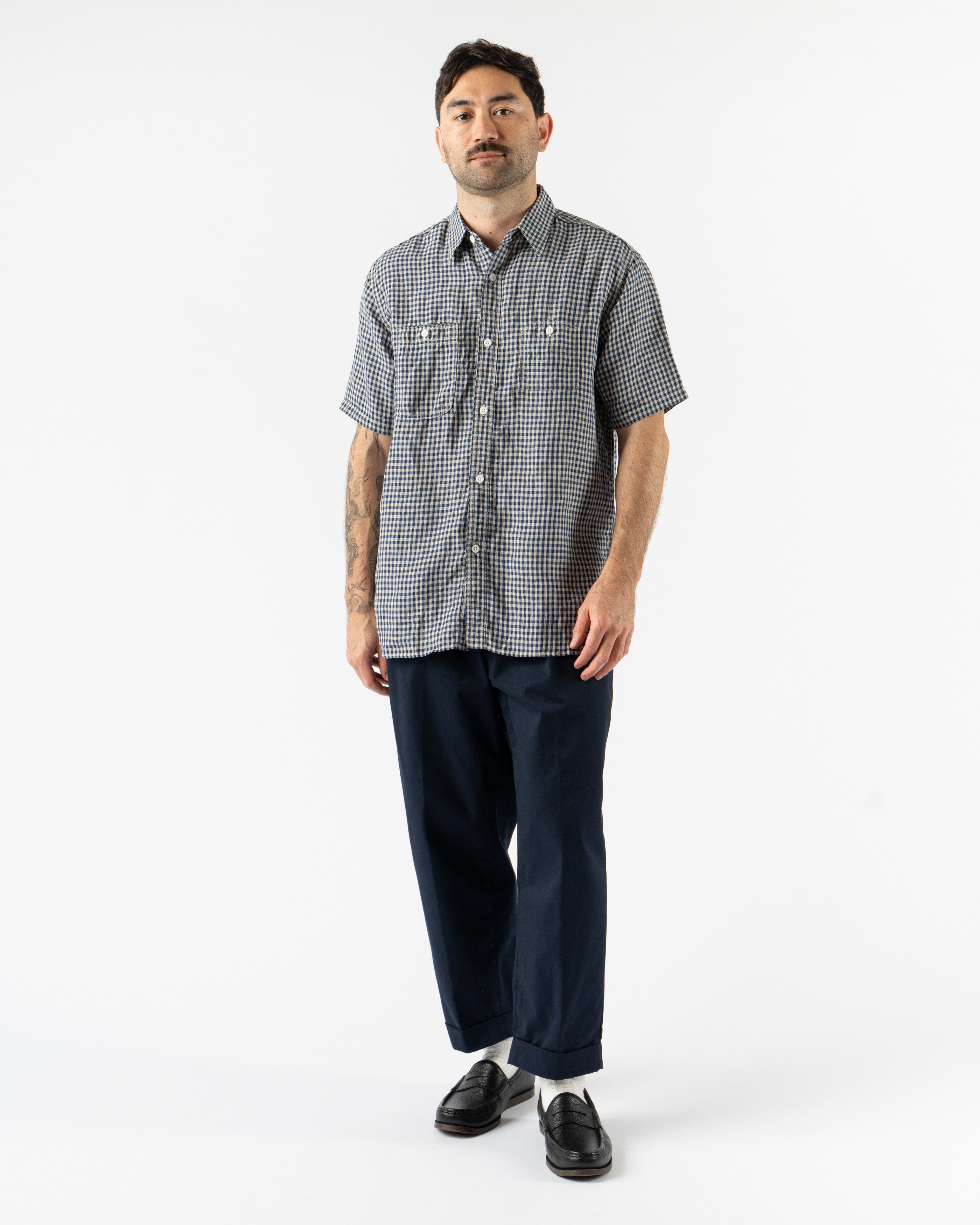 Beams Plus 2-Pleats Twill Trousers in Navy – refined men’s trousers made from sturdy cotton twill, featuring a classic double-pleat front, relaxed tapered silhouette, and deep navy hue for timeless, versatile styling.