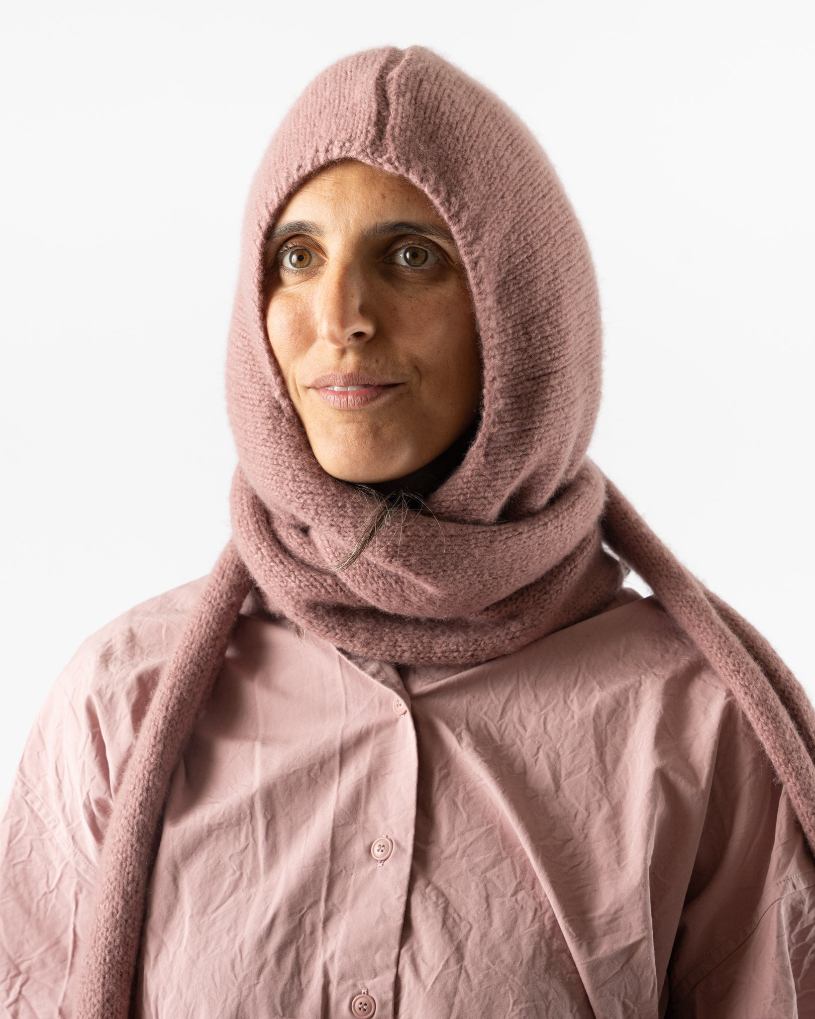 CASEY CASEY Softy Hooded Scarf in Pink