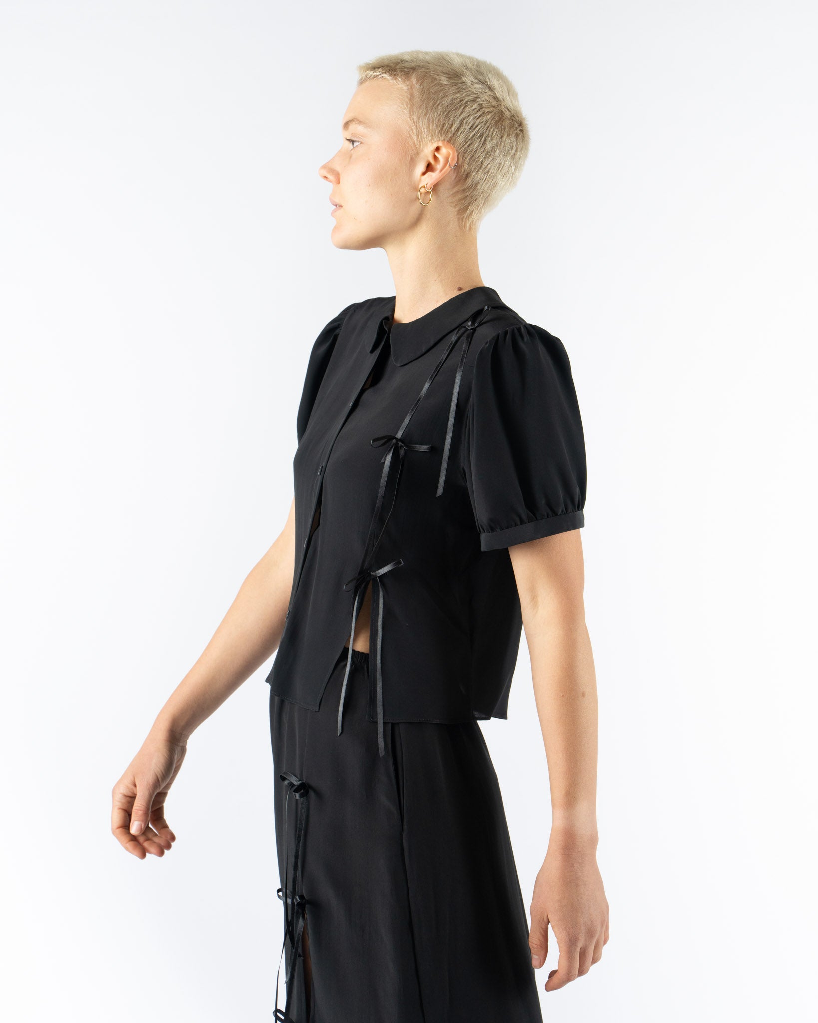 Simone Rocha Cropped Bow Slit Puff Sleeve Shirt in Black Crepe de Chine