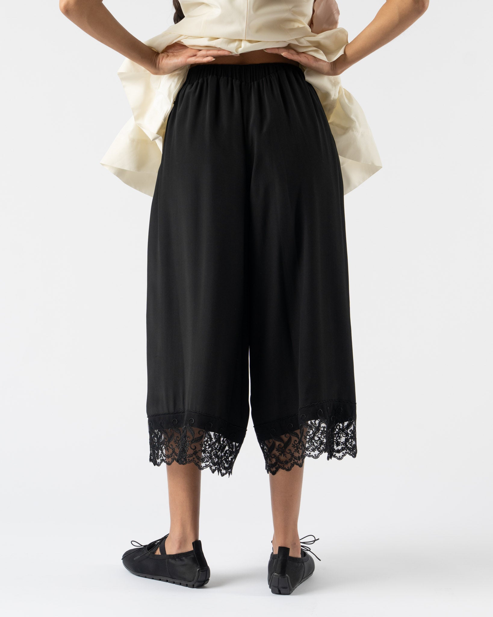Simone Rocha Cropped Lace Trim Negligee Trousers in Black