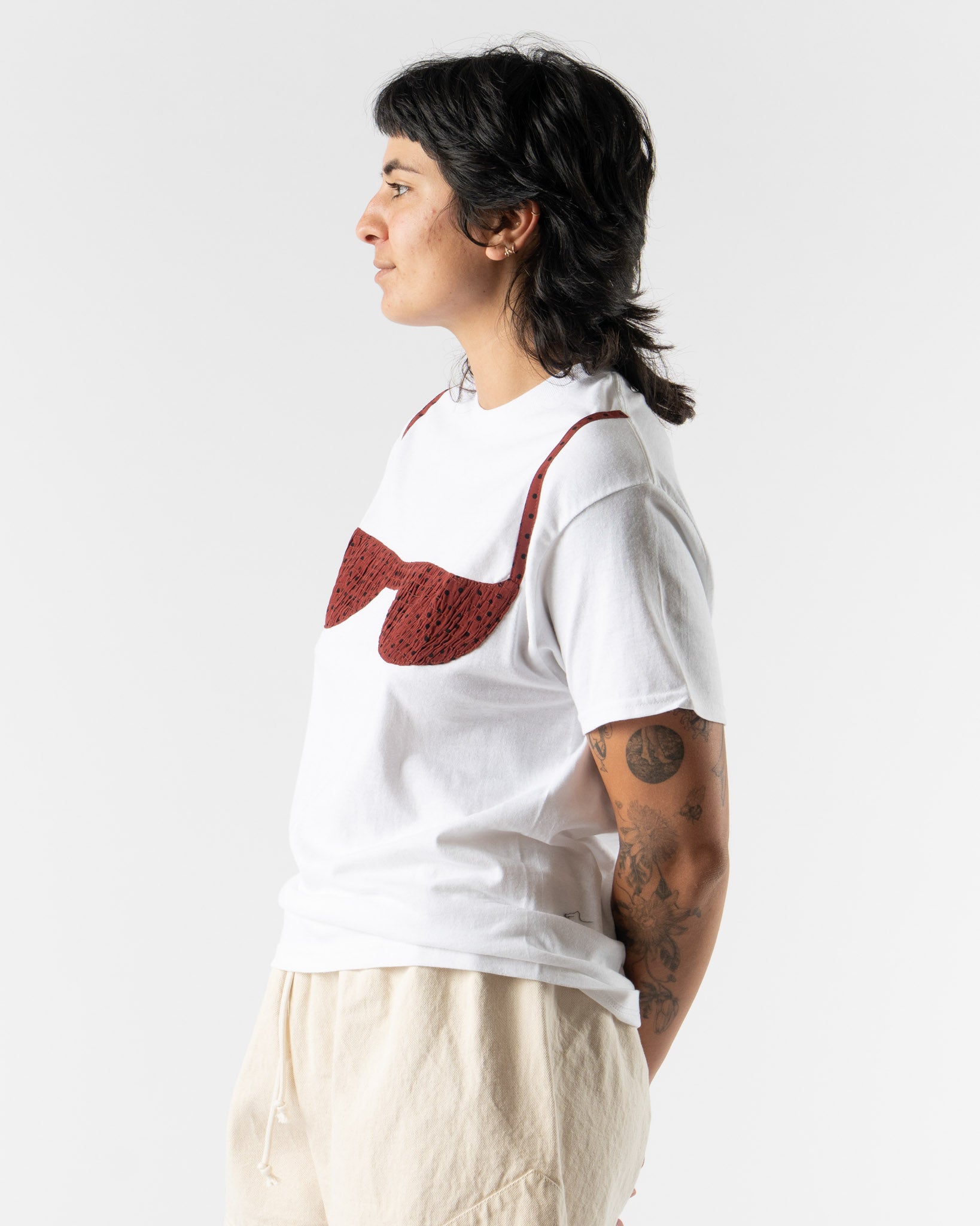 Nikki Chasin Florida Woman Appliqué T in White/Ladybug