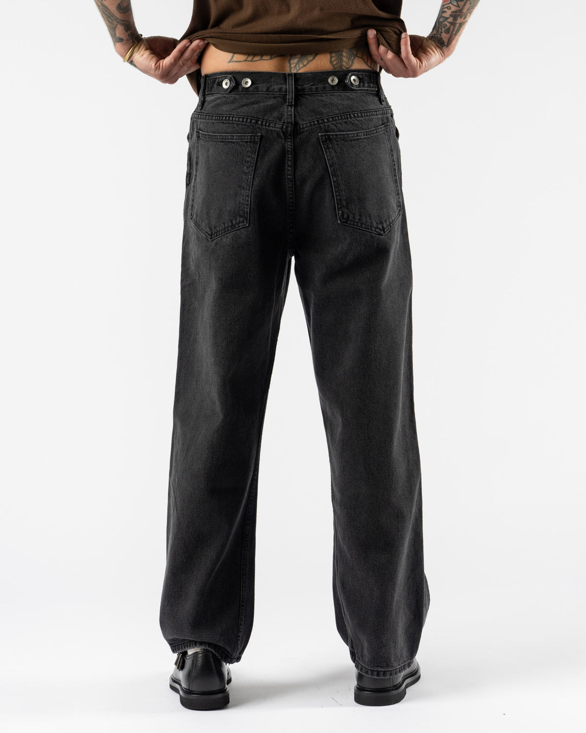 Small Talk Twist Jean in Washed Black