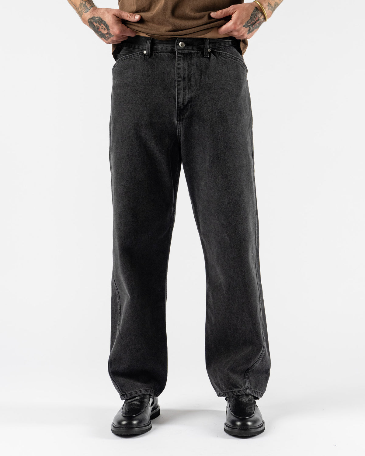 Small Talk Twist Jean in Washed Black