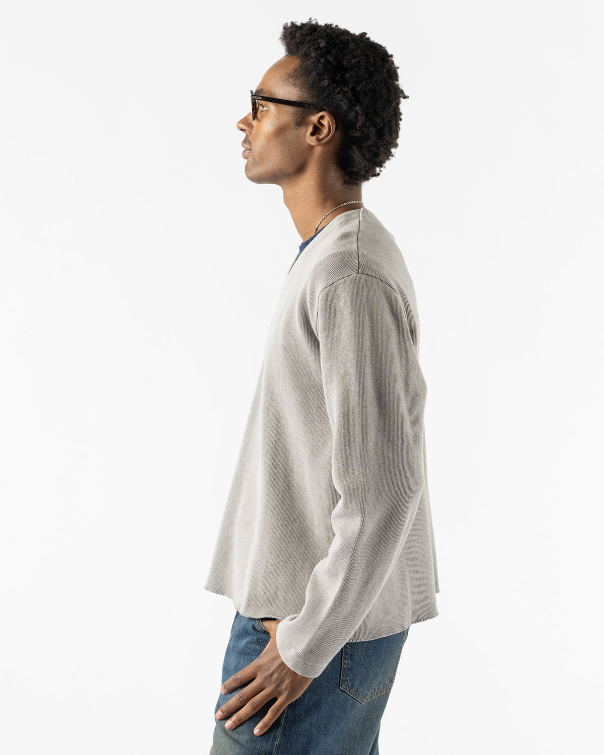 Lady White Co. Cropped V-Neck Sweater in Pigment Chalk