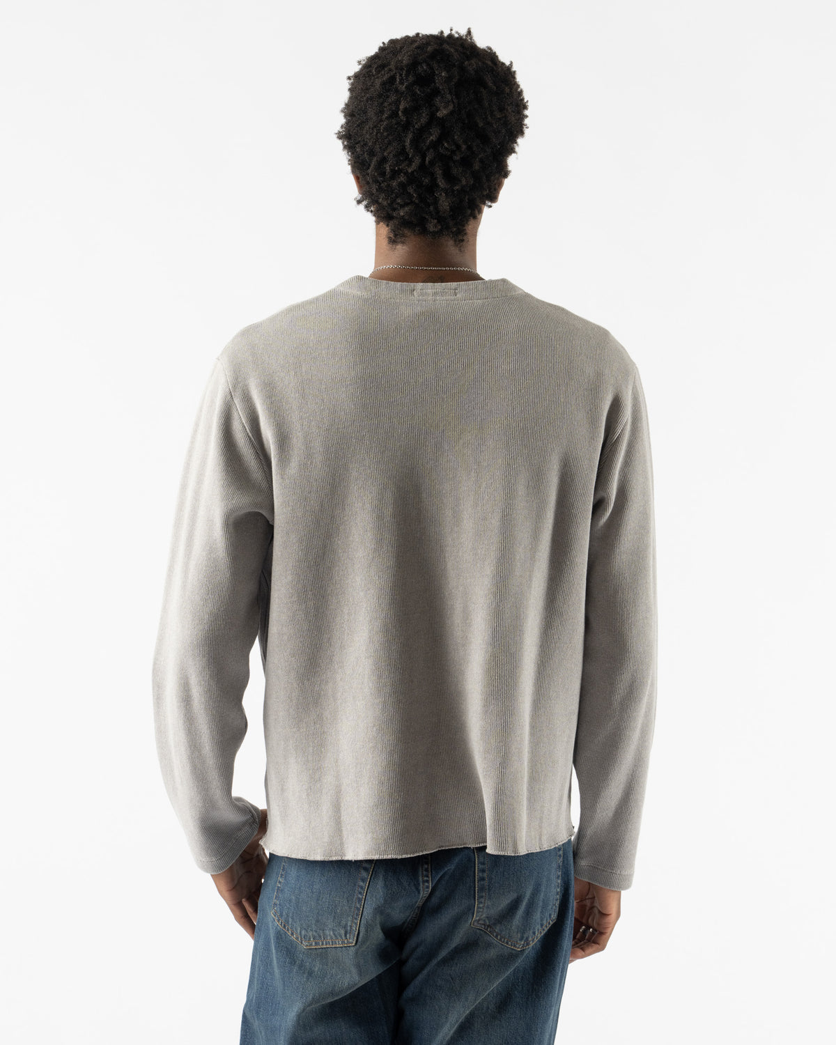 Lady White Co. Cropped V-Neck Sweater in Pigment Chalk