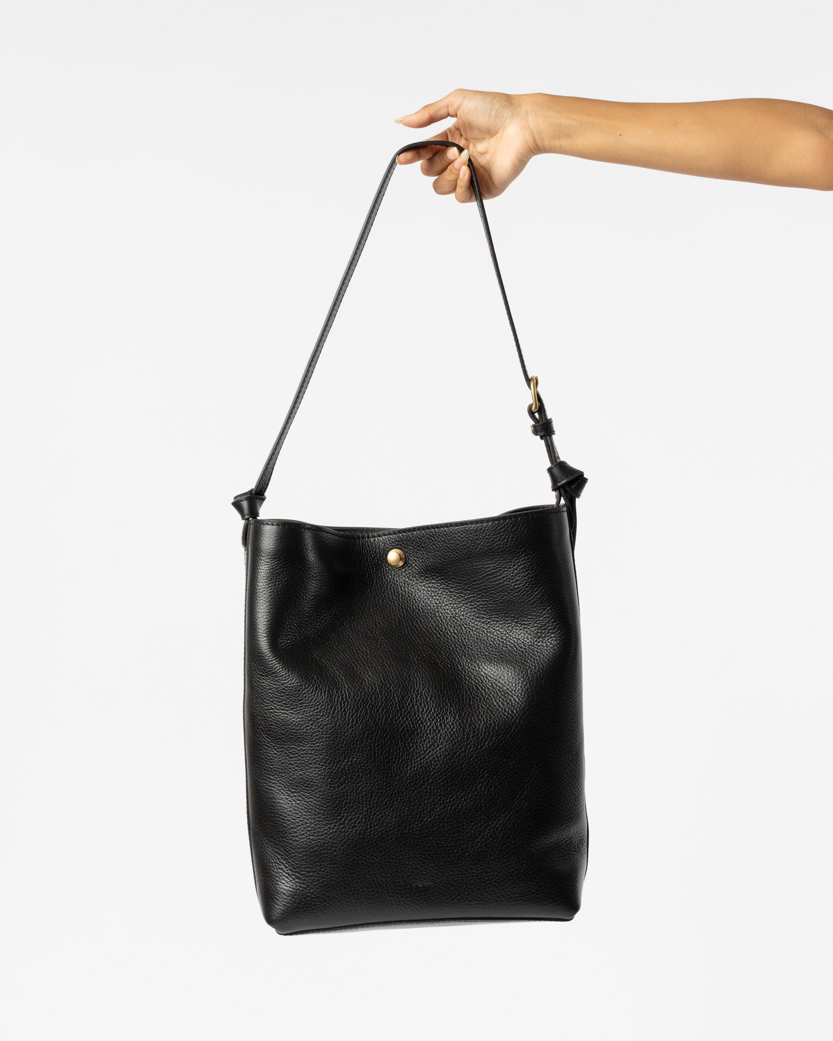 LINDQUIST Lee in Black