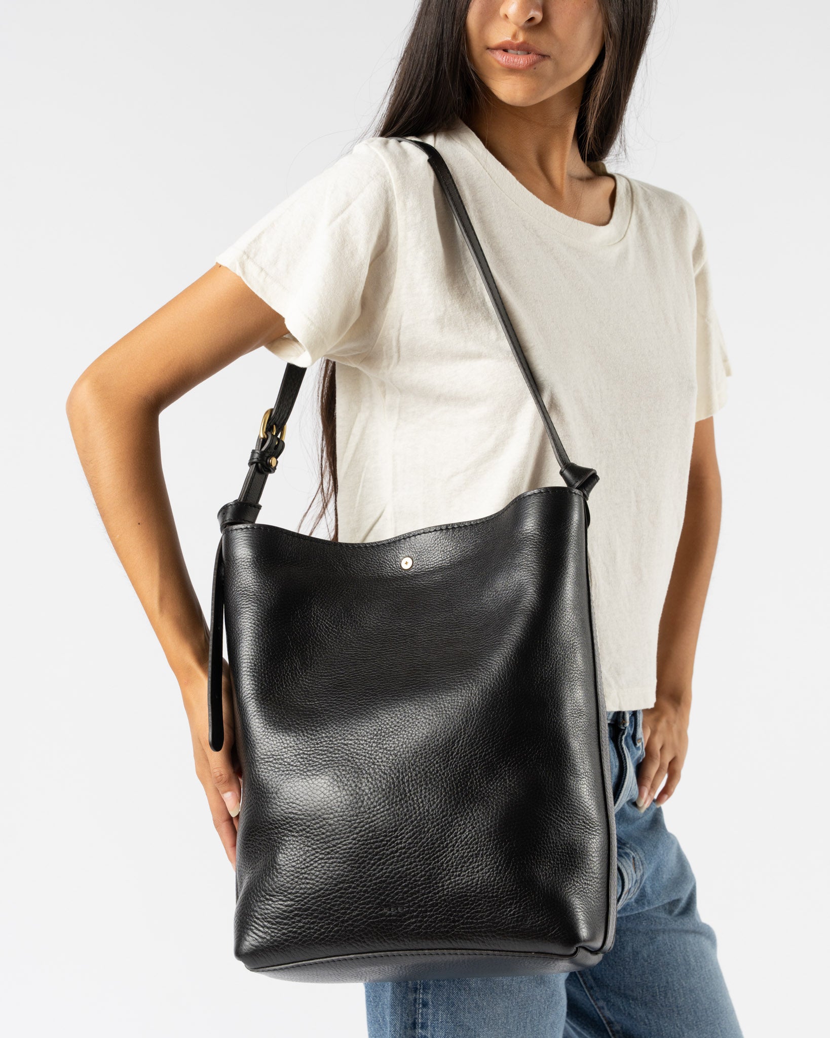LINDQUIST Lee in Black