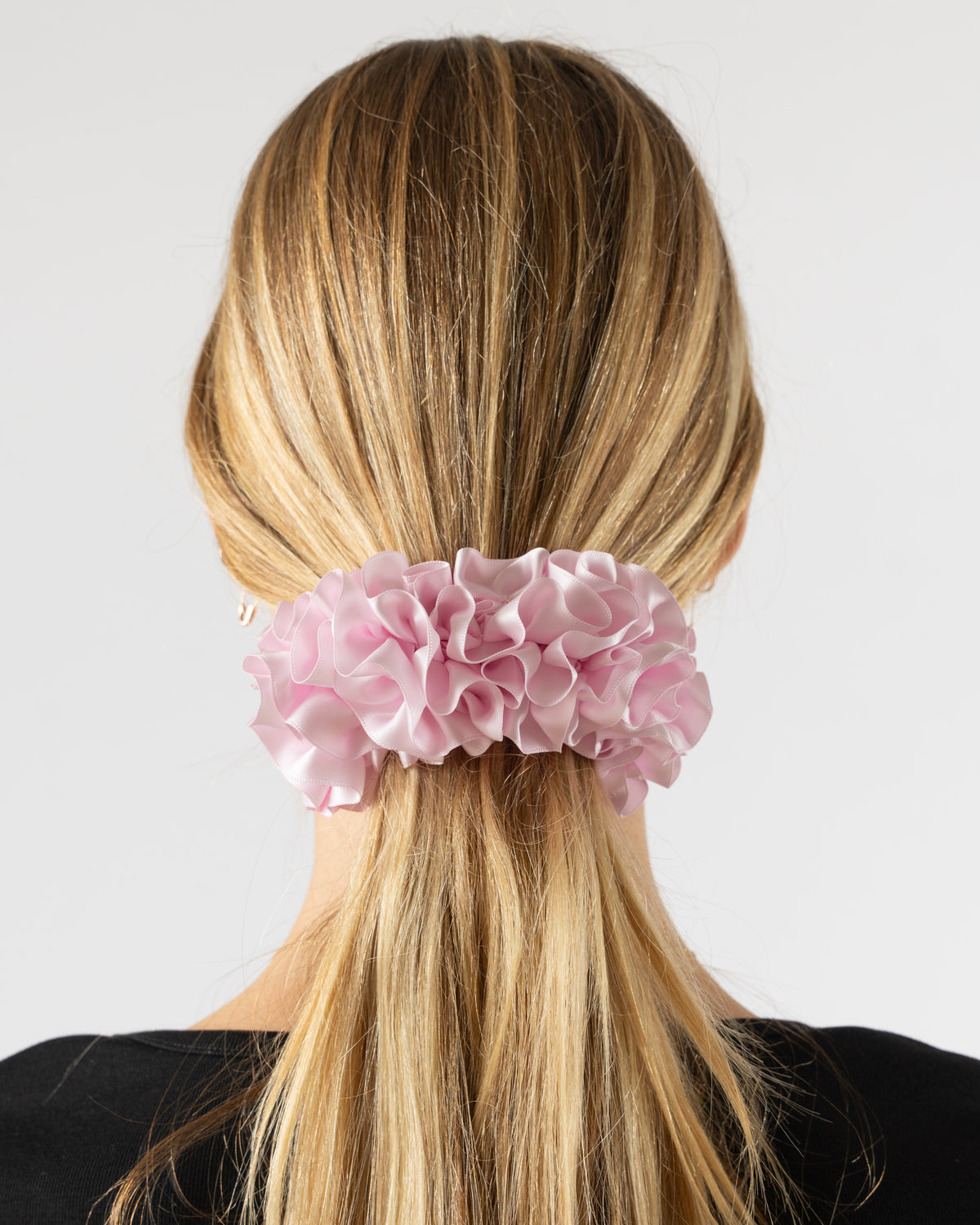 Maryam Nassir Zadeh Carnation Scrunchie NWT OLIVE Maryam Nassir Zadeh - Friar Brown Carnation Scrunchie | MAIMOUN main image 4