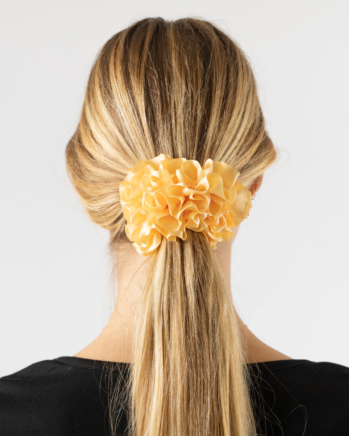 Maryam Nassir Zadeh Carnation Scrunchie NWT WISTERIA Maryam Nassir Zadeh Carnation Scrunchie in Pistachio Curated  main image 4