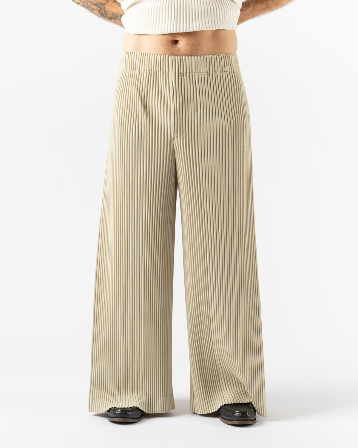 Homme Plissé Issey Miyake Monthly Colors May Pants in Dry Grass 