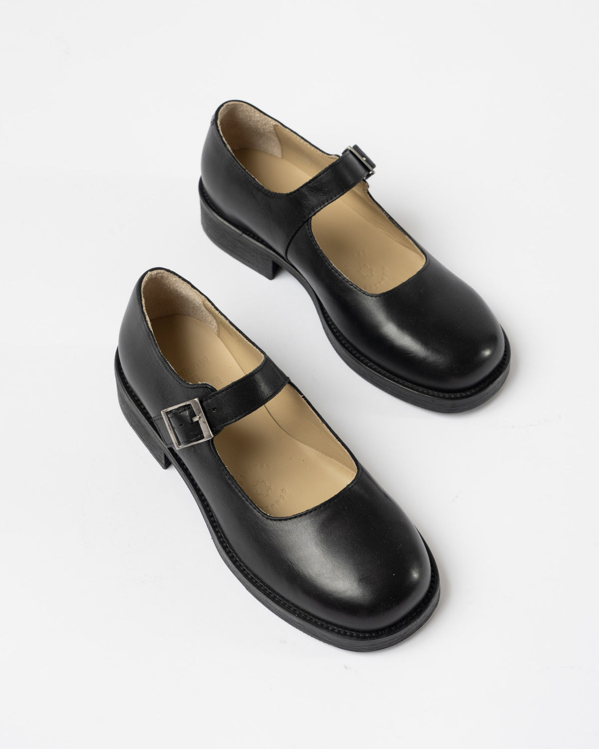 Paracia Mary Jane in Calfskin Black