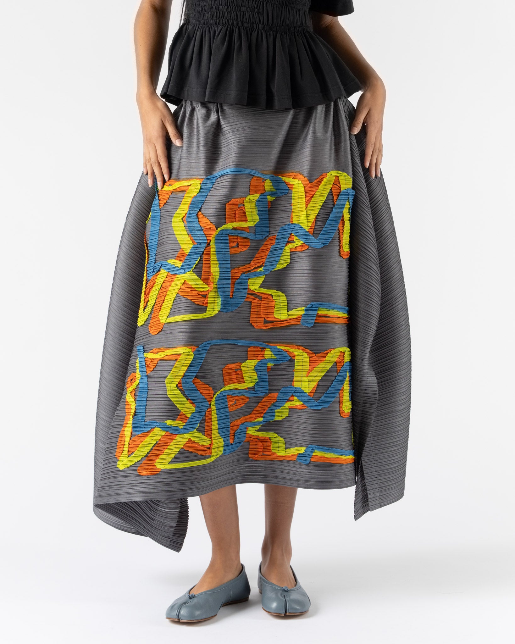 PLEATS PLEASE ISSEY MIYAKE MIXイッセイミヤケ Pleats Please Issey Miyake Mix in Gray Curated at Jake and Jones