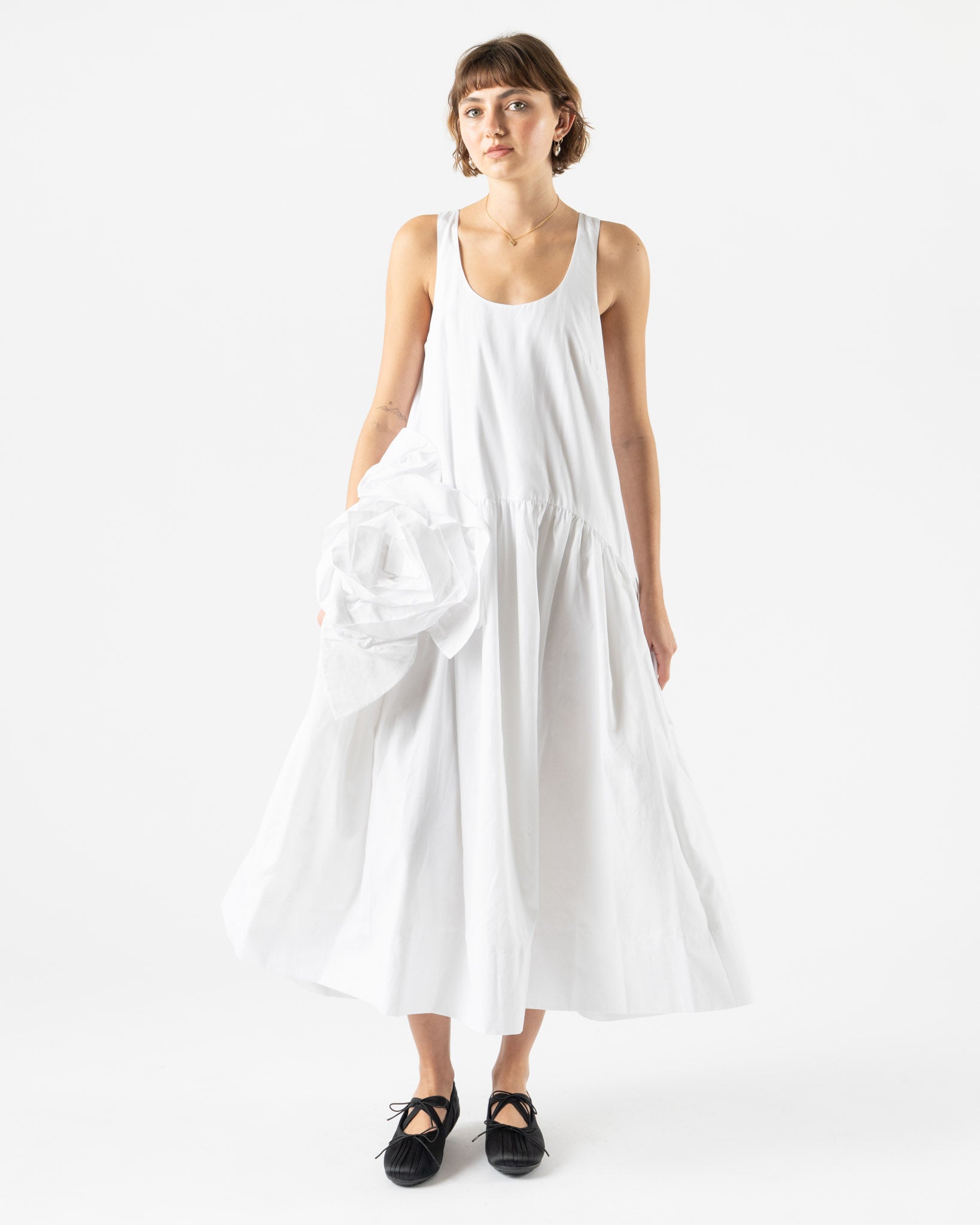 Simone Rocha Pressed Rosette Tapered Back Flounce Dress in White