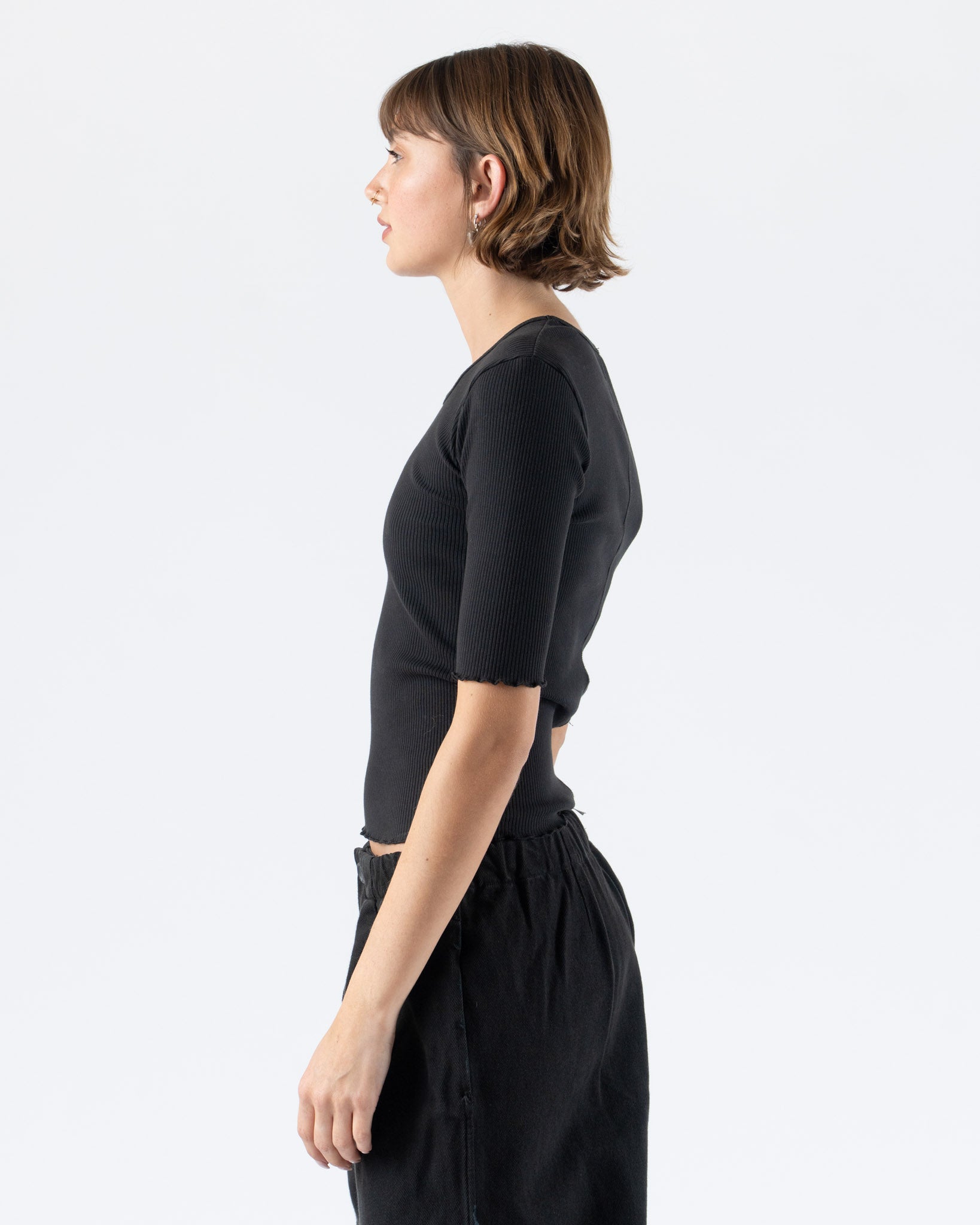 Lauren Manoogian Ruffle Rib Tee in Black