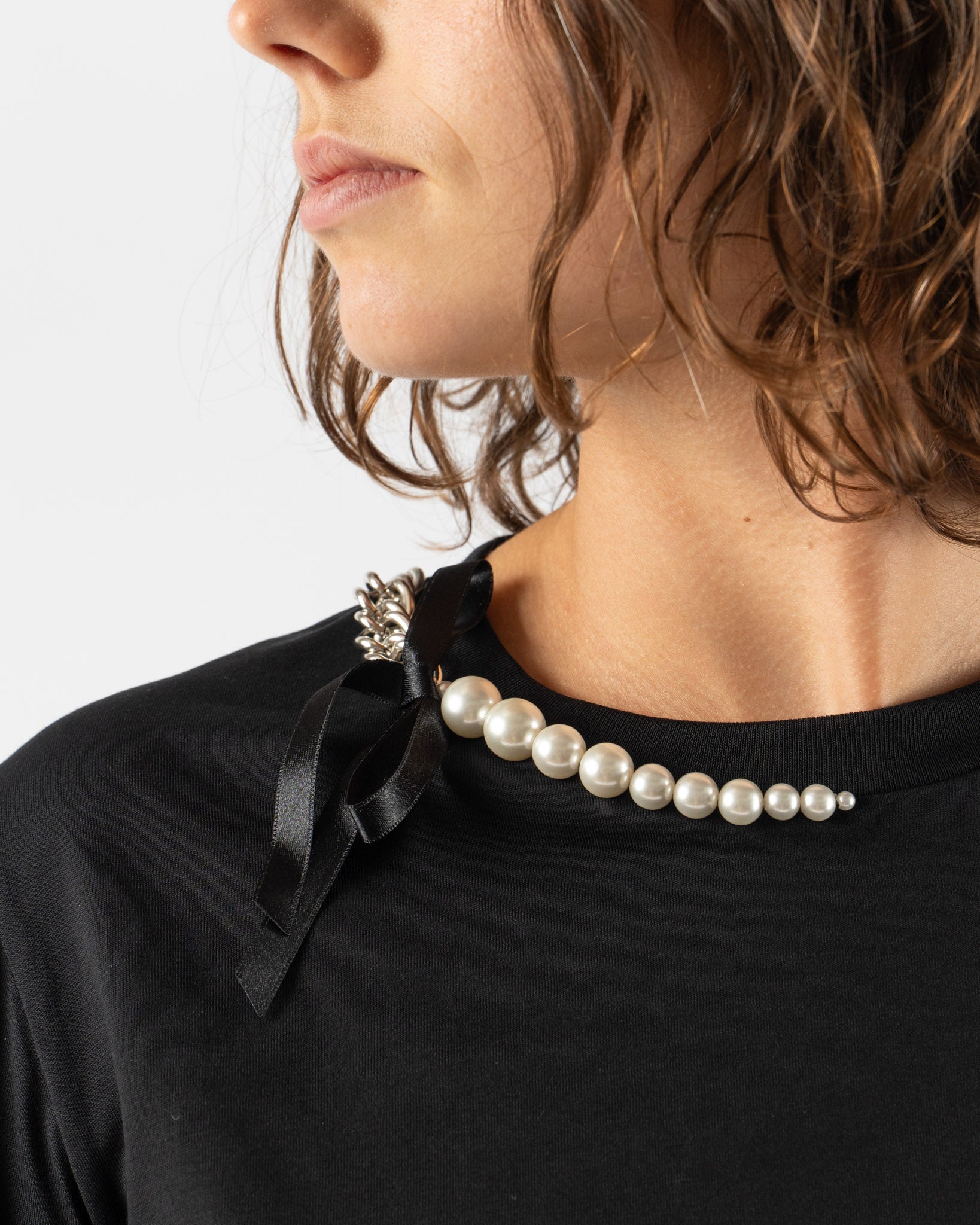 Simone Rocha Boy T-Shirt with Embroidery in Black/Pearl