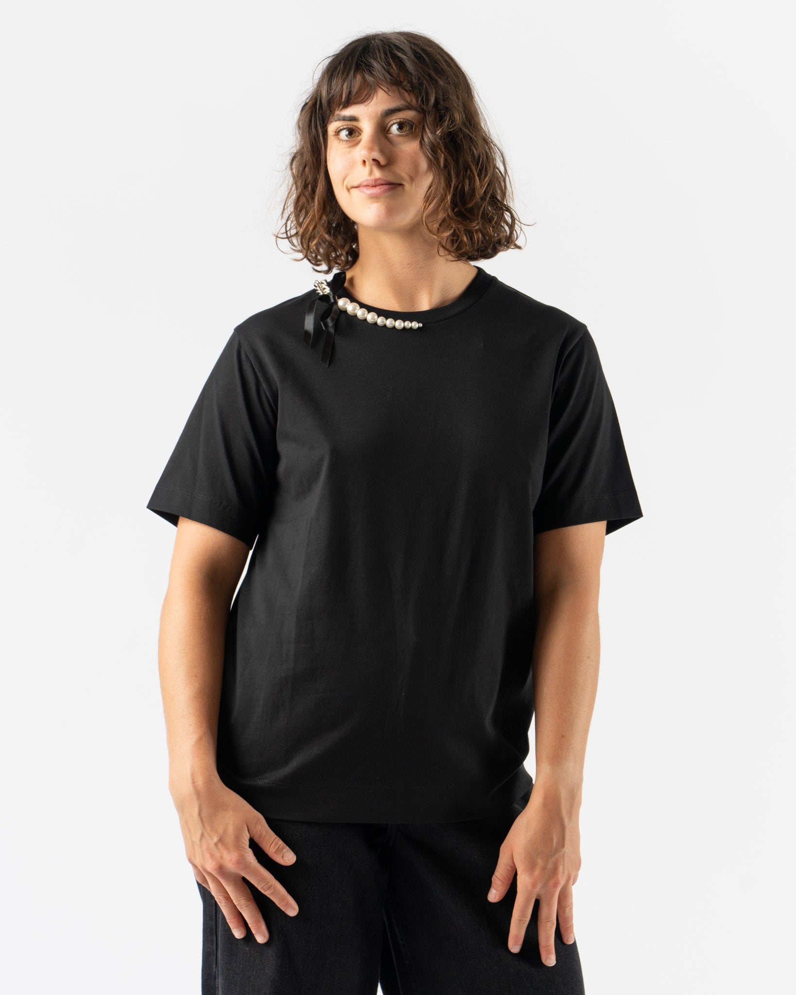 Simone Rocha Boy T-Shirt with Embroidery in Black/Pearl