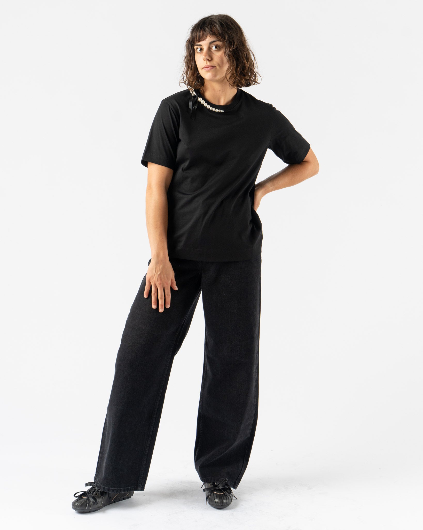 Simone Rocha Boy T-Shirt with Embroidery in Black/Pearl