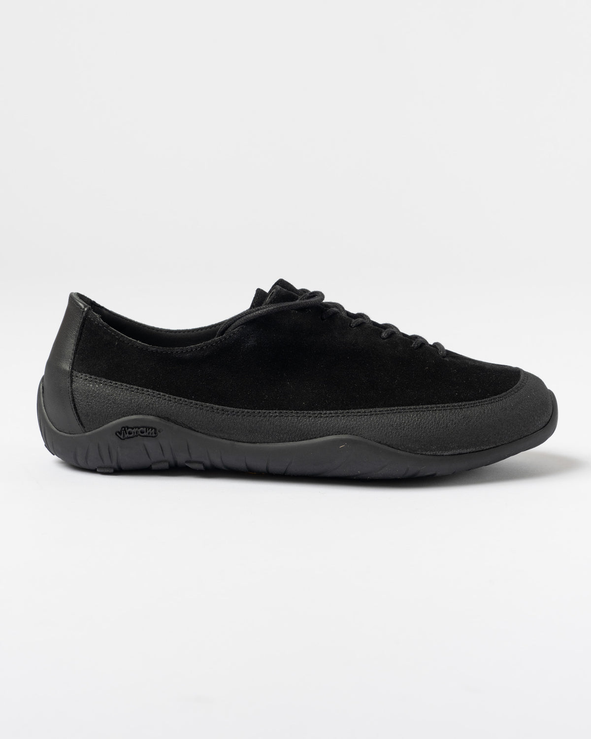 Tarvas Wanderer in Black Suede