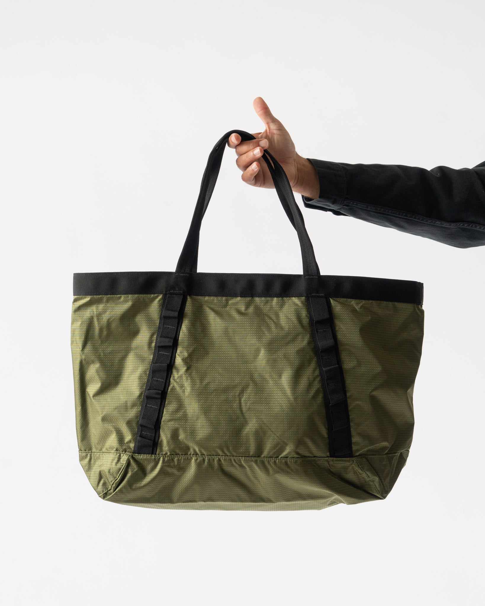 Gramicci Trail Tote in Olive