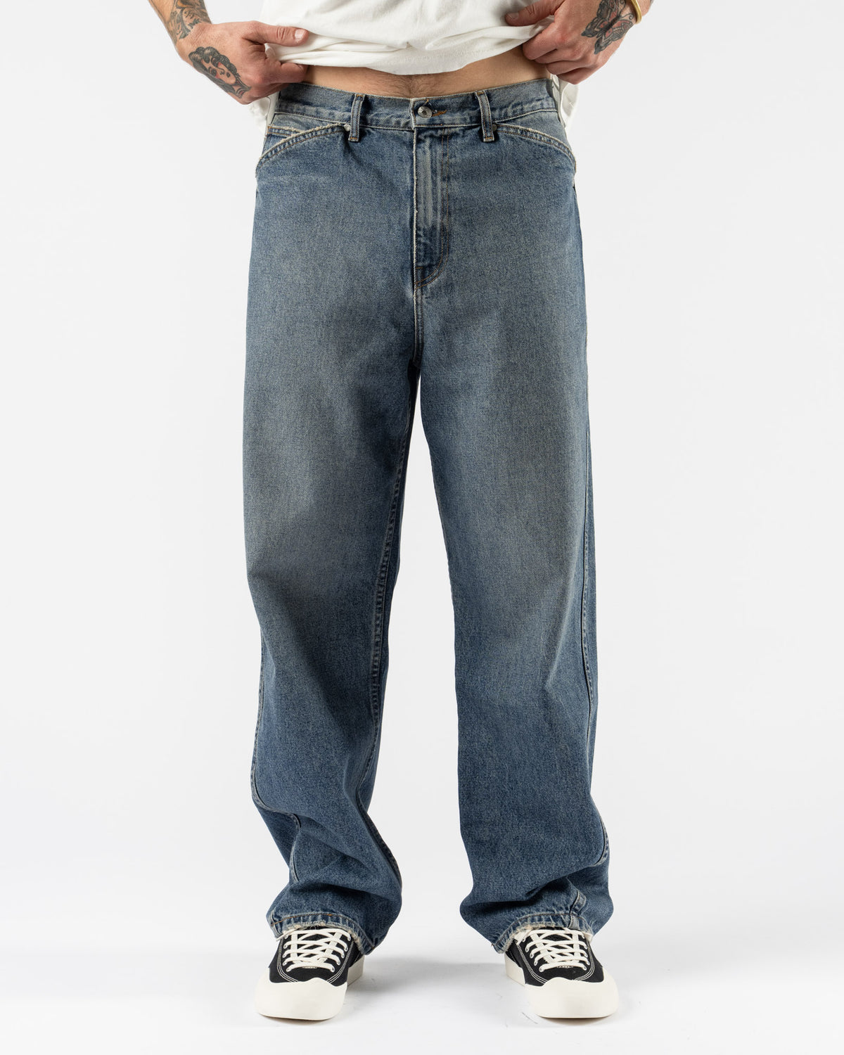 Small Talk Twist Jean in Washed Indigo