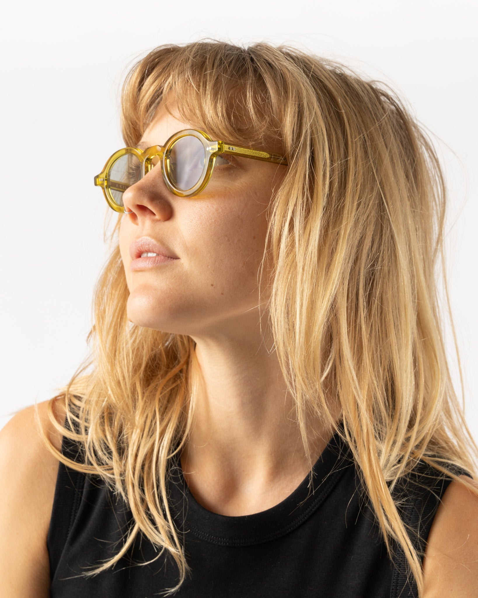 AKILA KAYA Sunglasses in Yellow/Grey