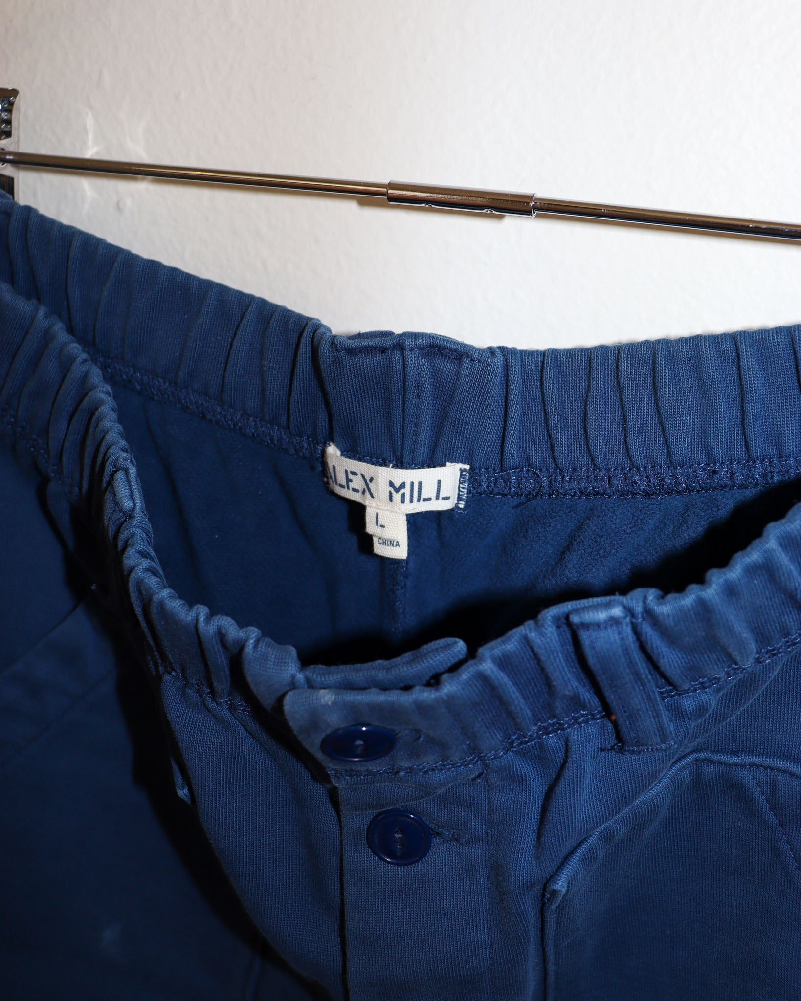 Pre-owned: Alex Mill Cotton Track Short in Blue