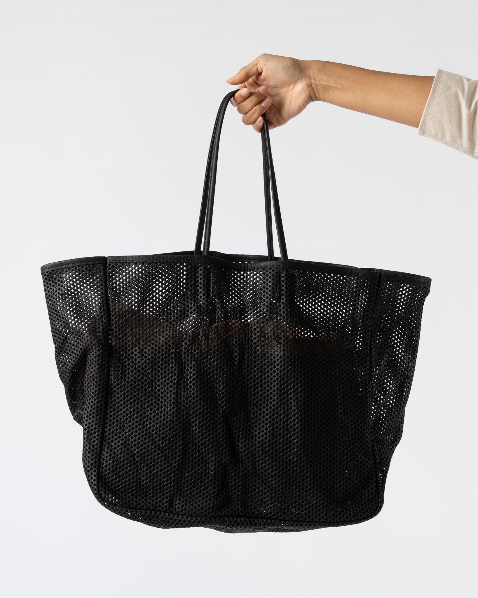 Amiacalva Washed Leather Mesh Tote L in Black