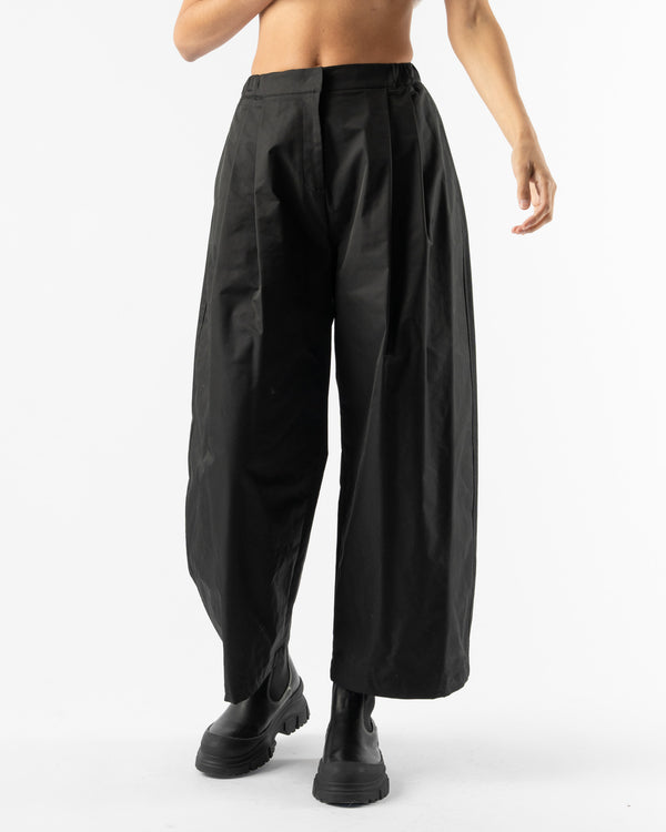 Amomento Two Tuck Balloon Pants in Black