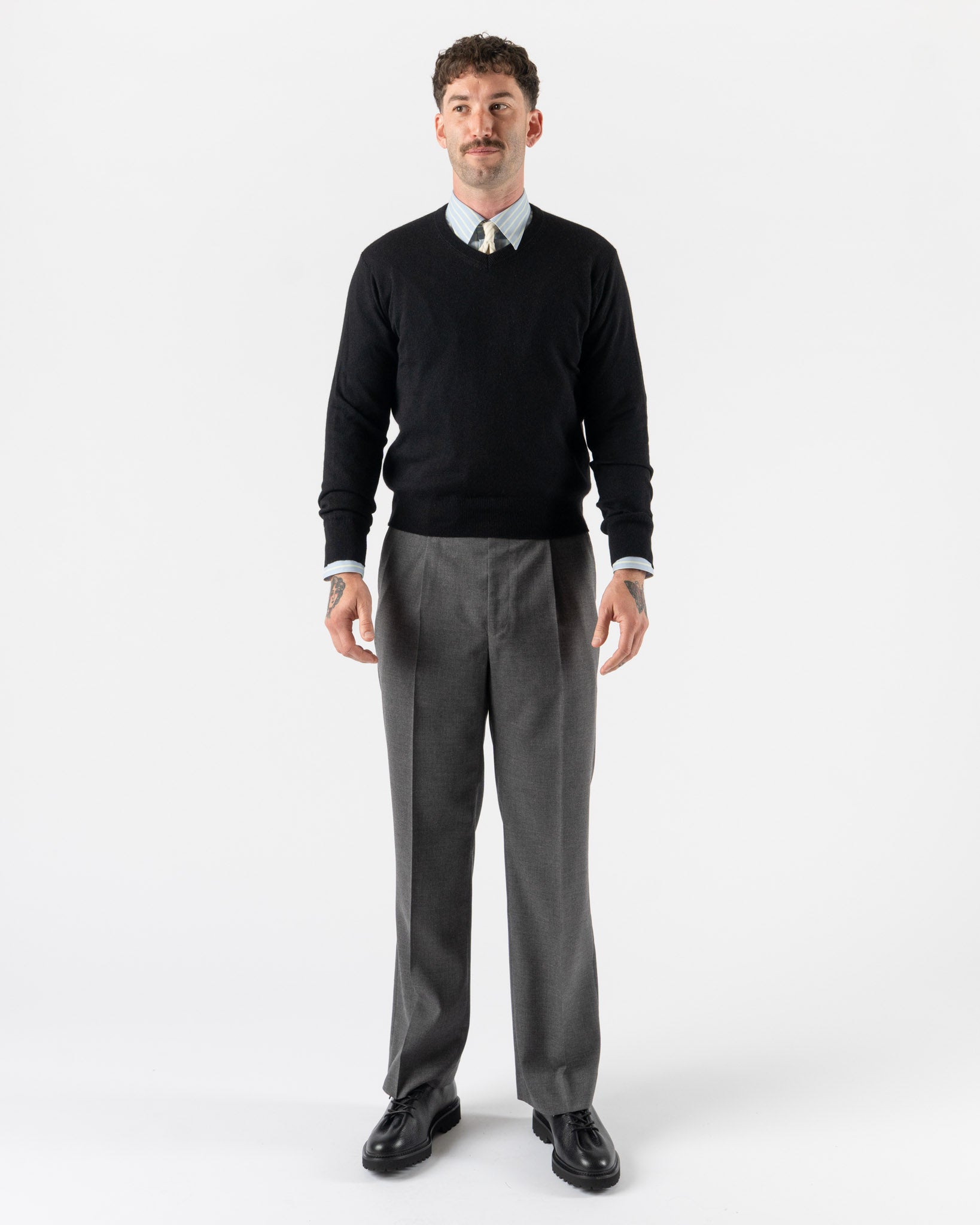 Auralee Super Fine Cashmere Silk Knit V-Neck P/O in Black