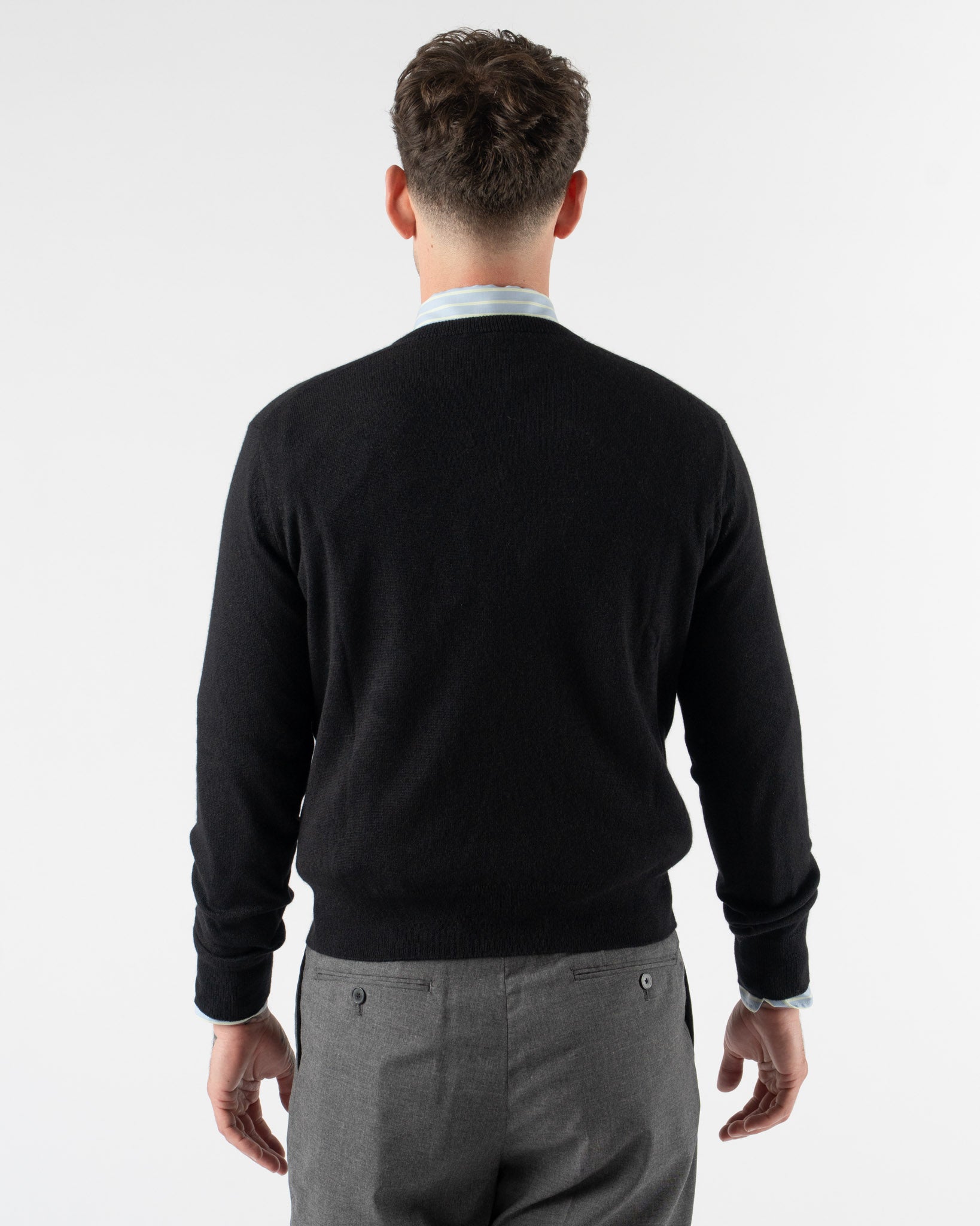 Auralee Super Fine Cashmere Silk Knit V-Neck P/O in Black