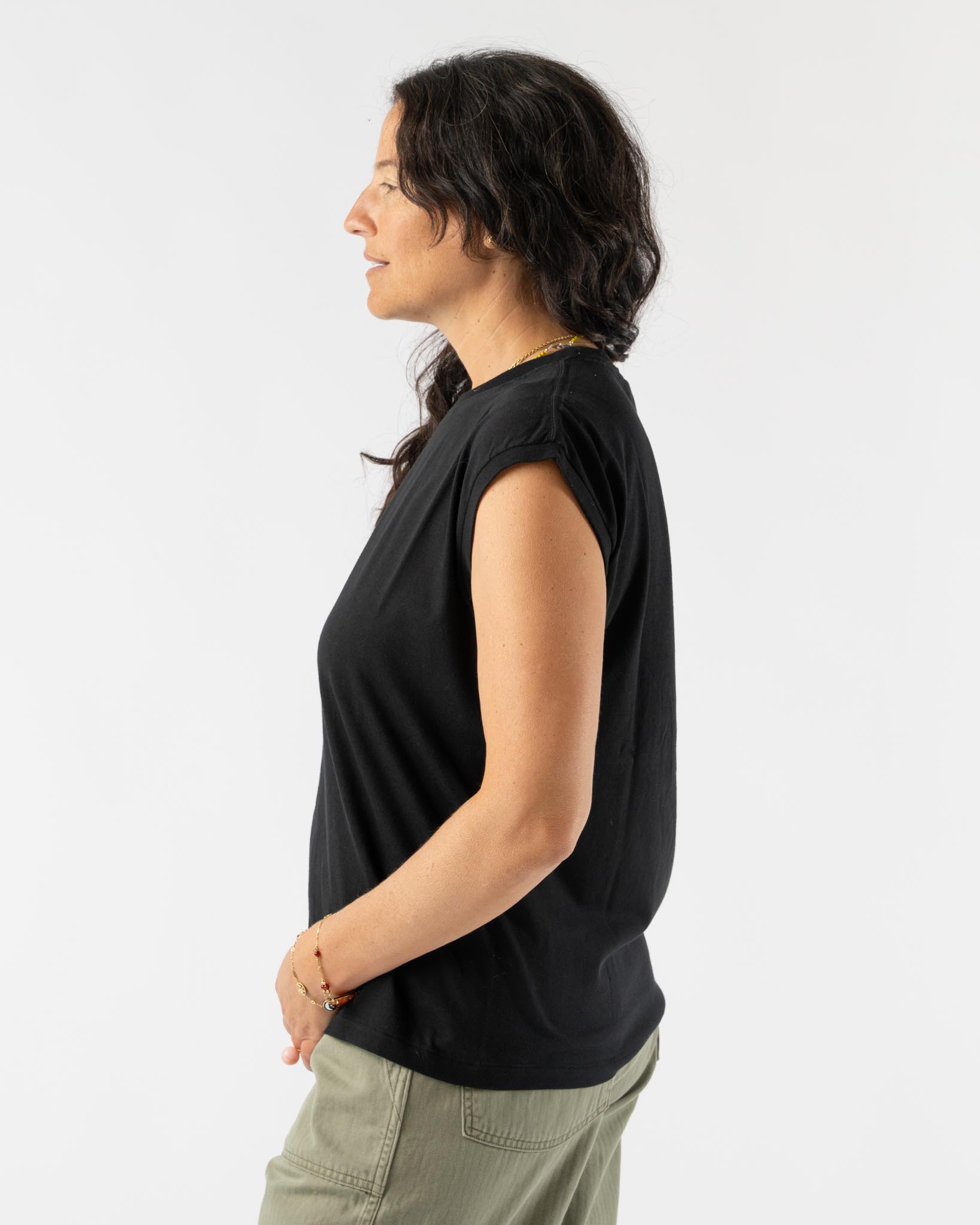 Auralee Seamless Crew Neck Sleeveless in Black