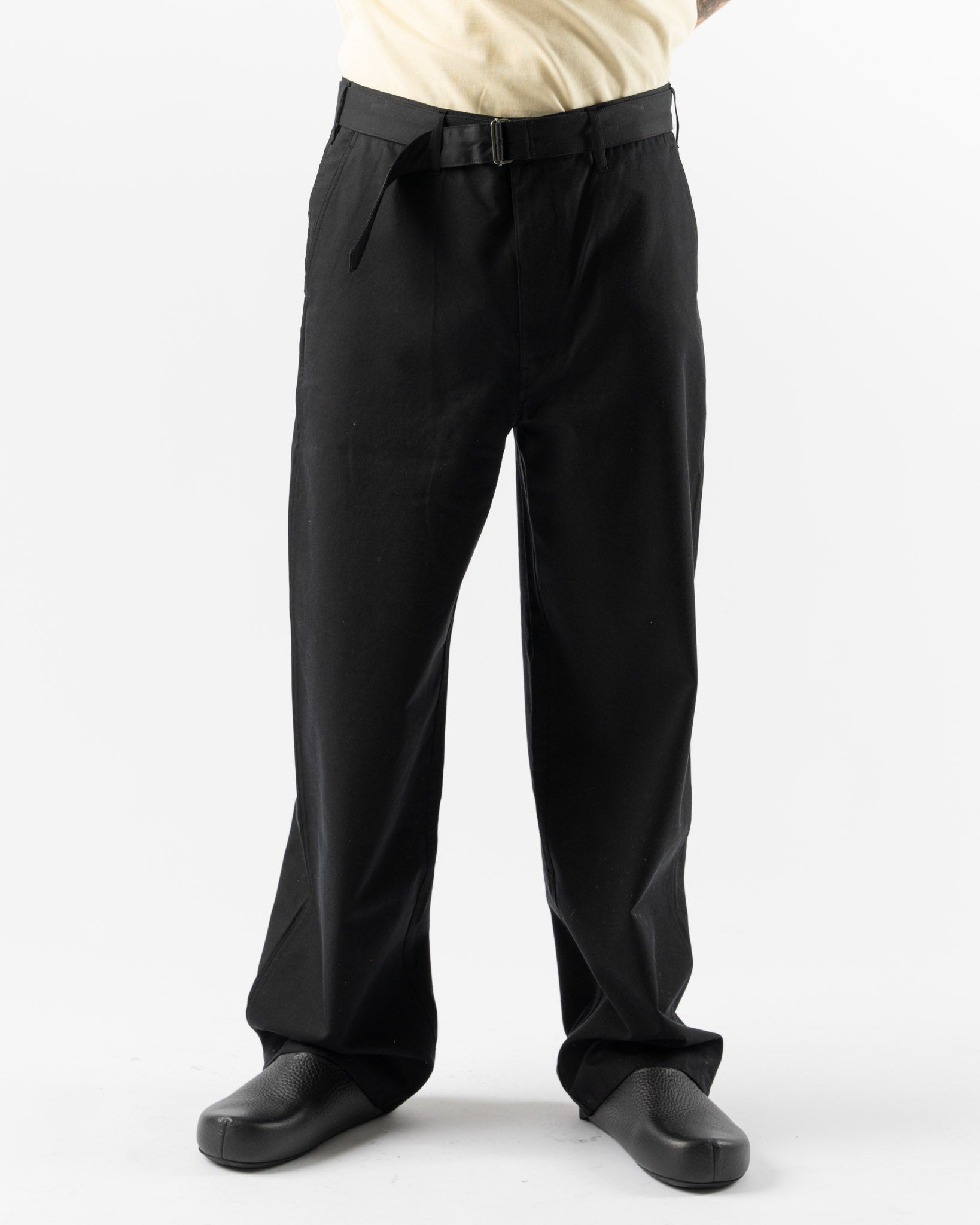 Auralee Washed Finx Silk Chambray Belted Pants in Black