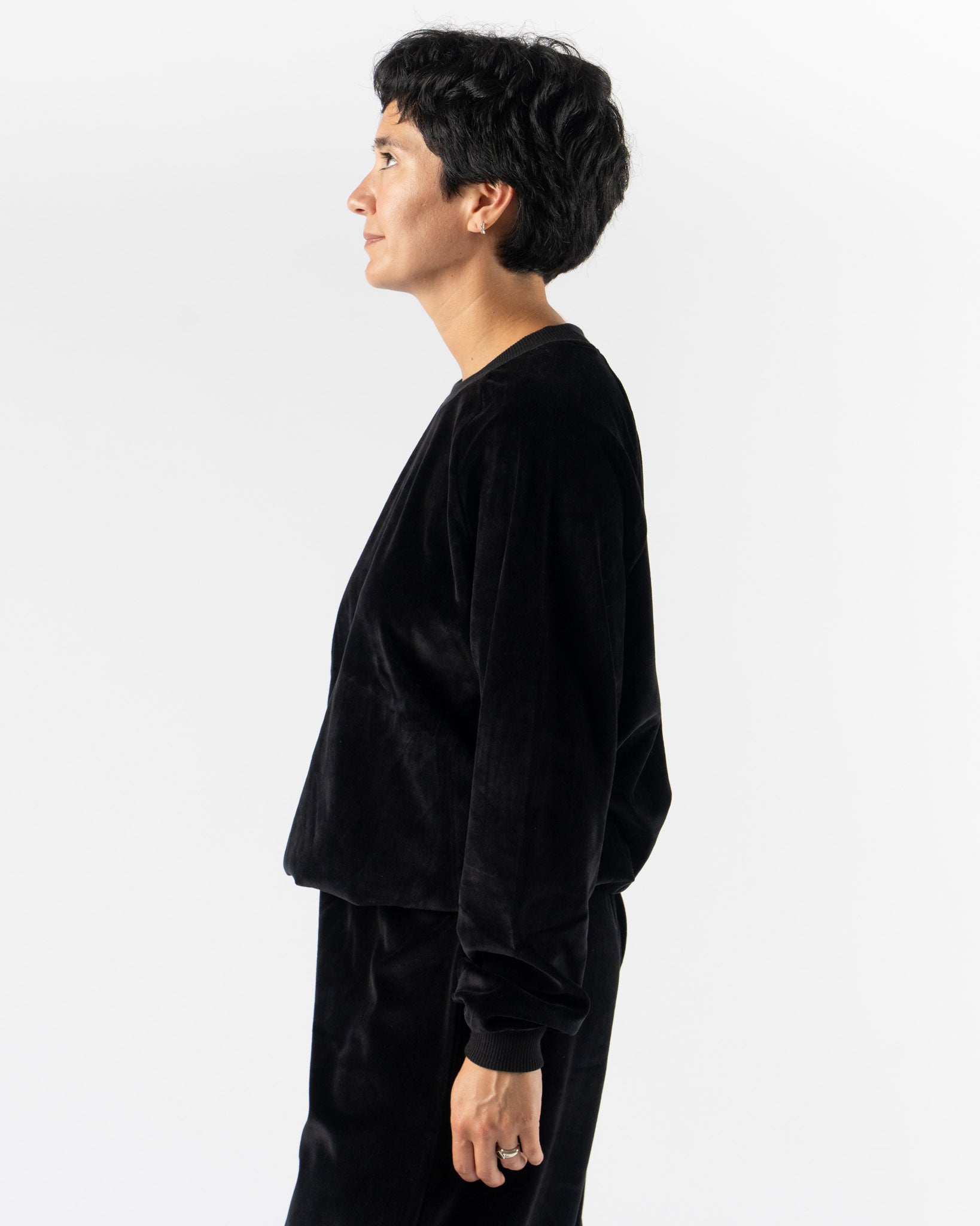 Baserange Rim Raglan Sweatshirt in Black