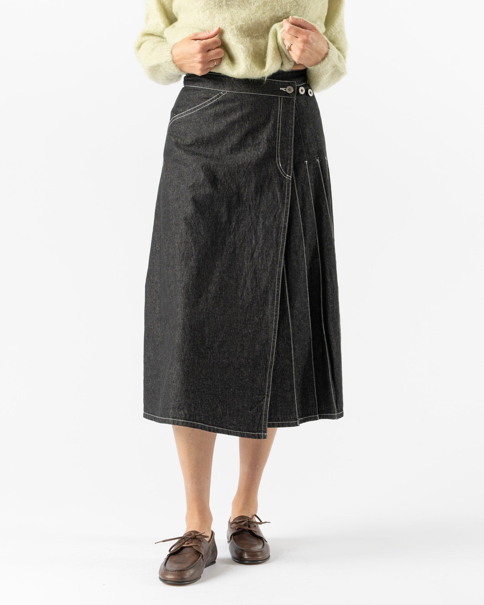 Beams Boy Wrapped Pleated Skirt in Black Denim