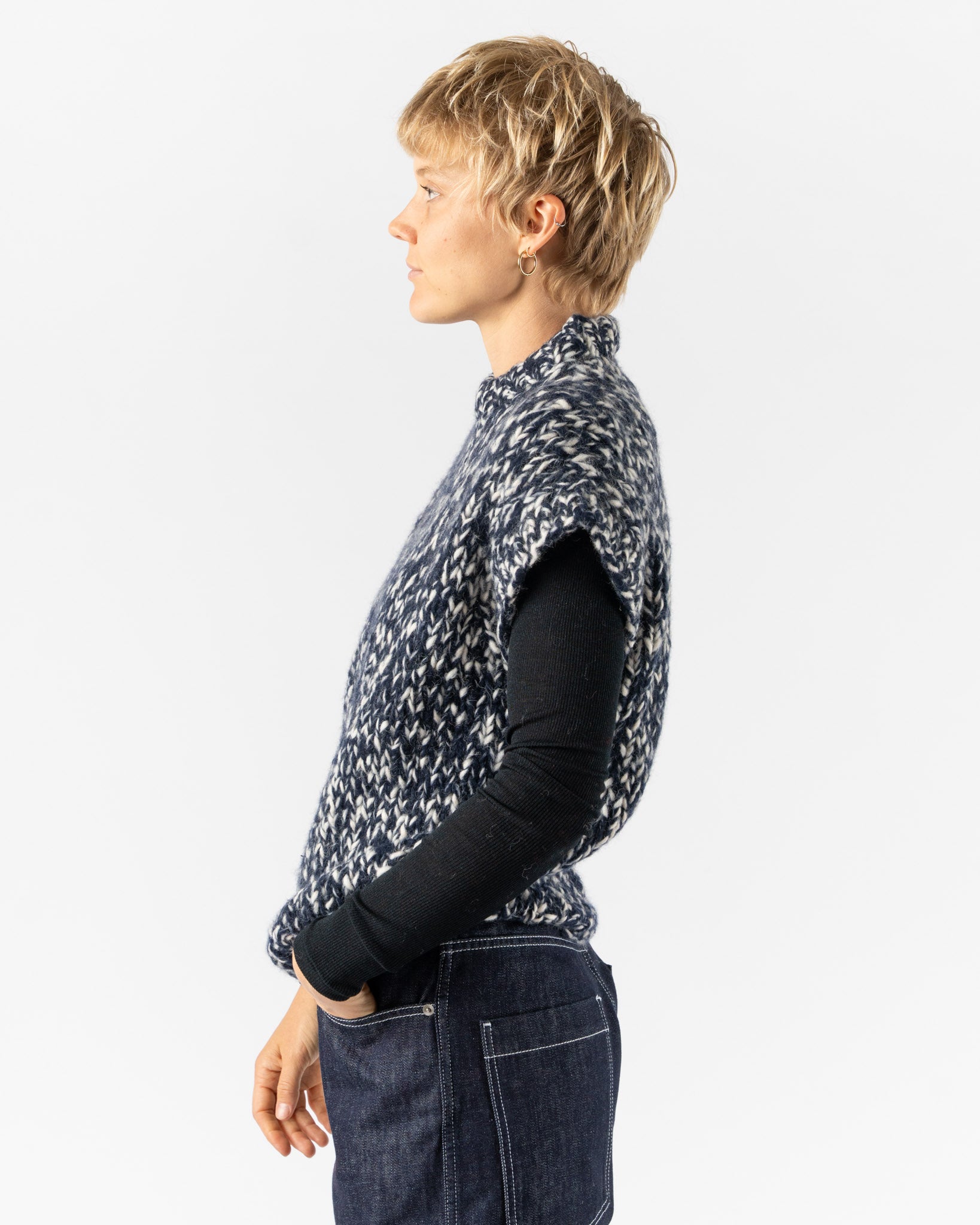 CASEY CASEY Sleeveless Jumper in Night/White