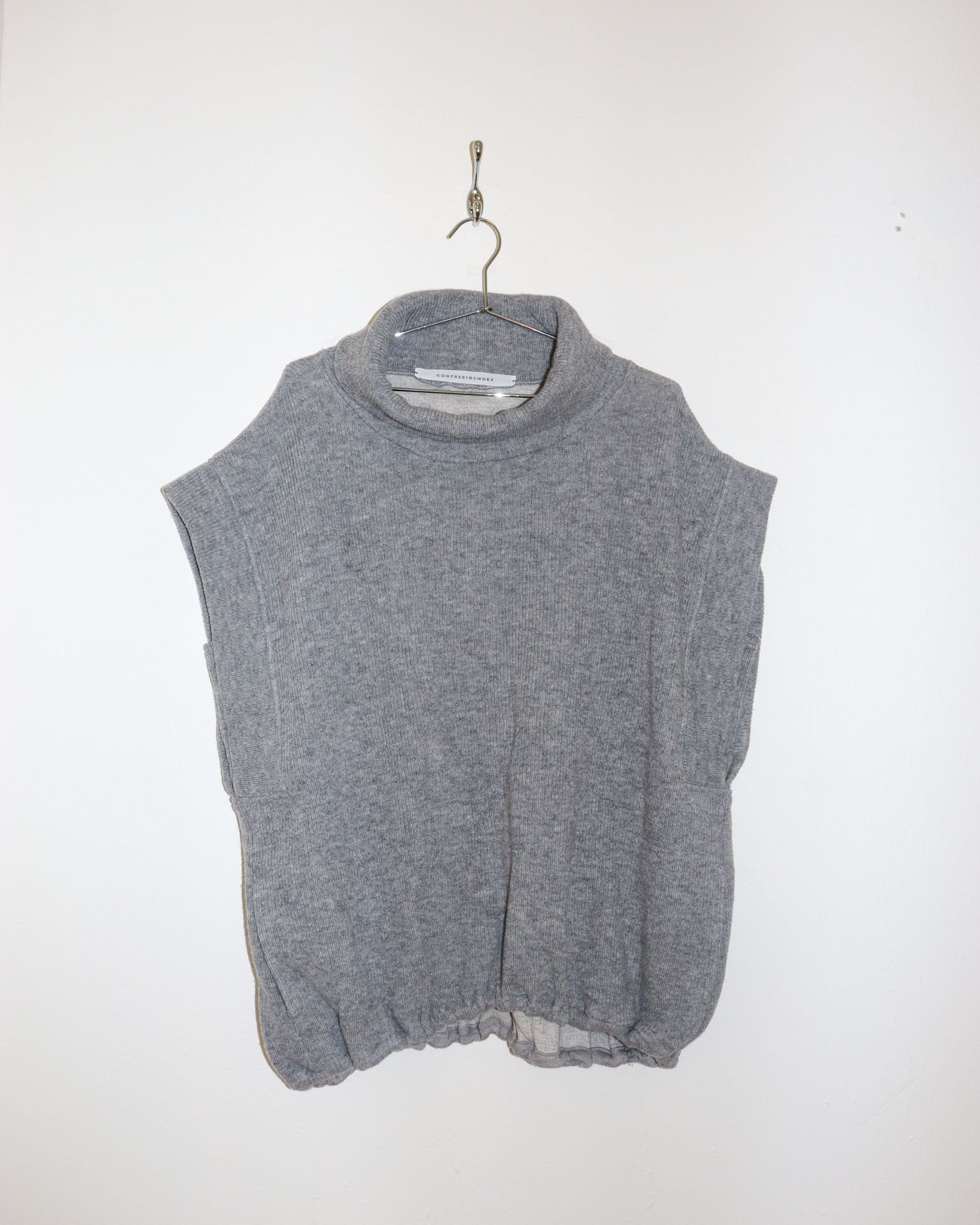 Pre-owned: Cog The Big Smoke Elasticized Turtleneck Vest in Grey