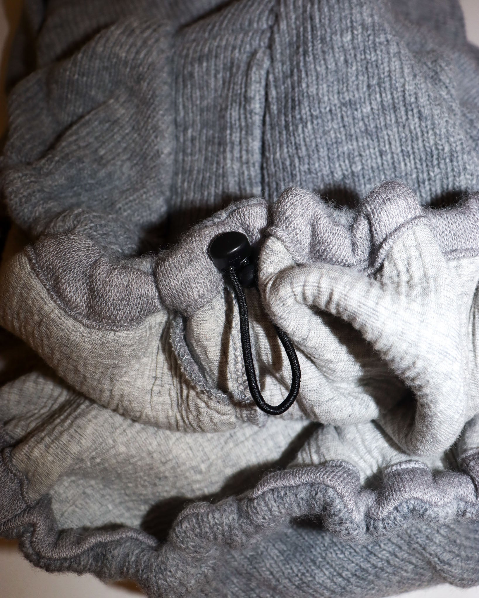 Pre-owned: Cog The Big Smoke Elasticized Turtleneck Vest in Grey