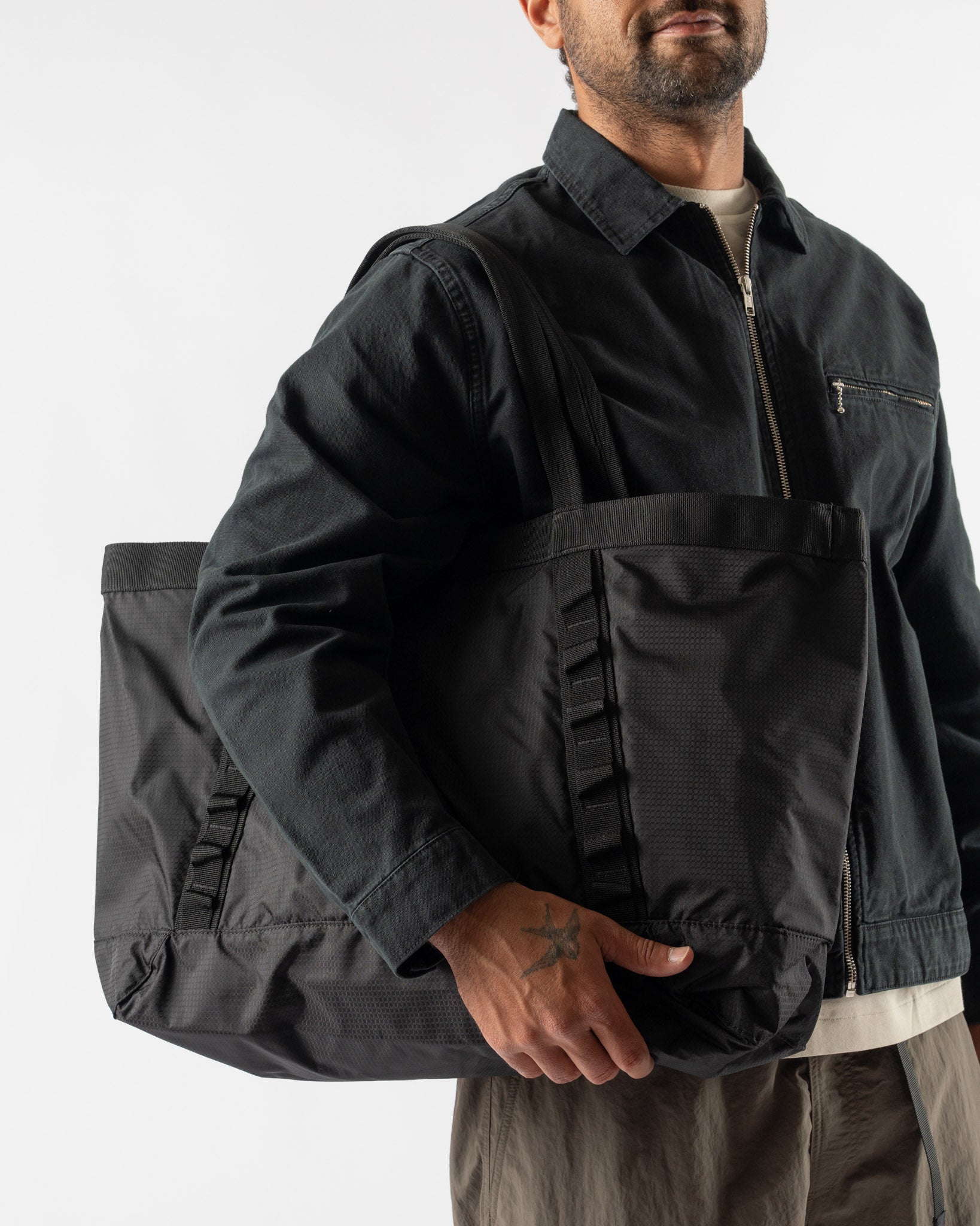 Gramicci Trail Tote in Black