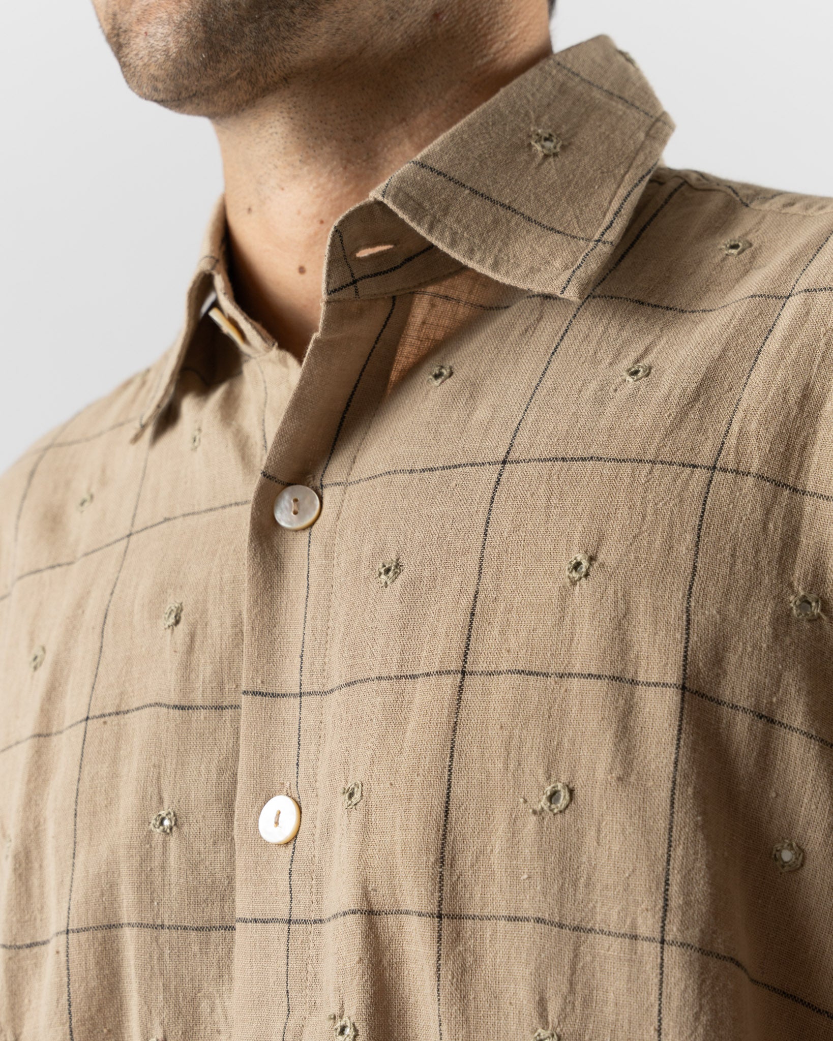 Kartik Research Box Shirt in Beige/Indigo