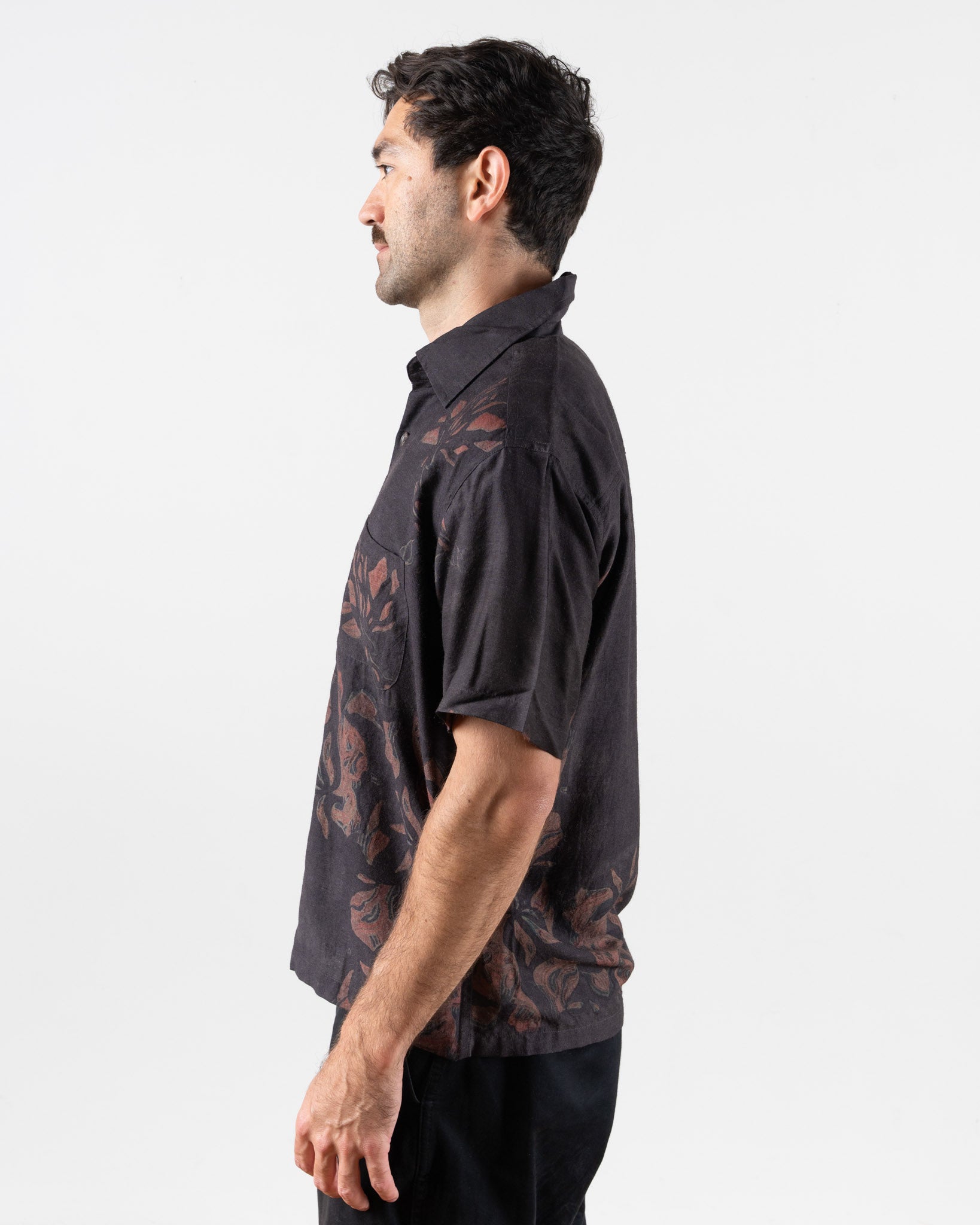 Kartik Research Box Shirt in Black/Faded Red