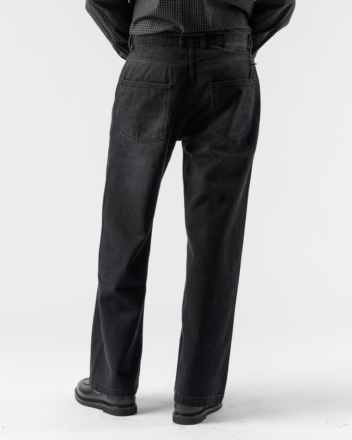 mfpen Straight Cut Jeans in Faded Black